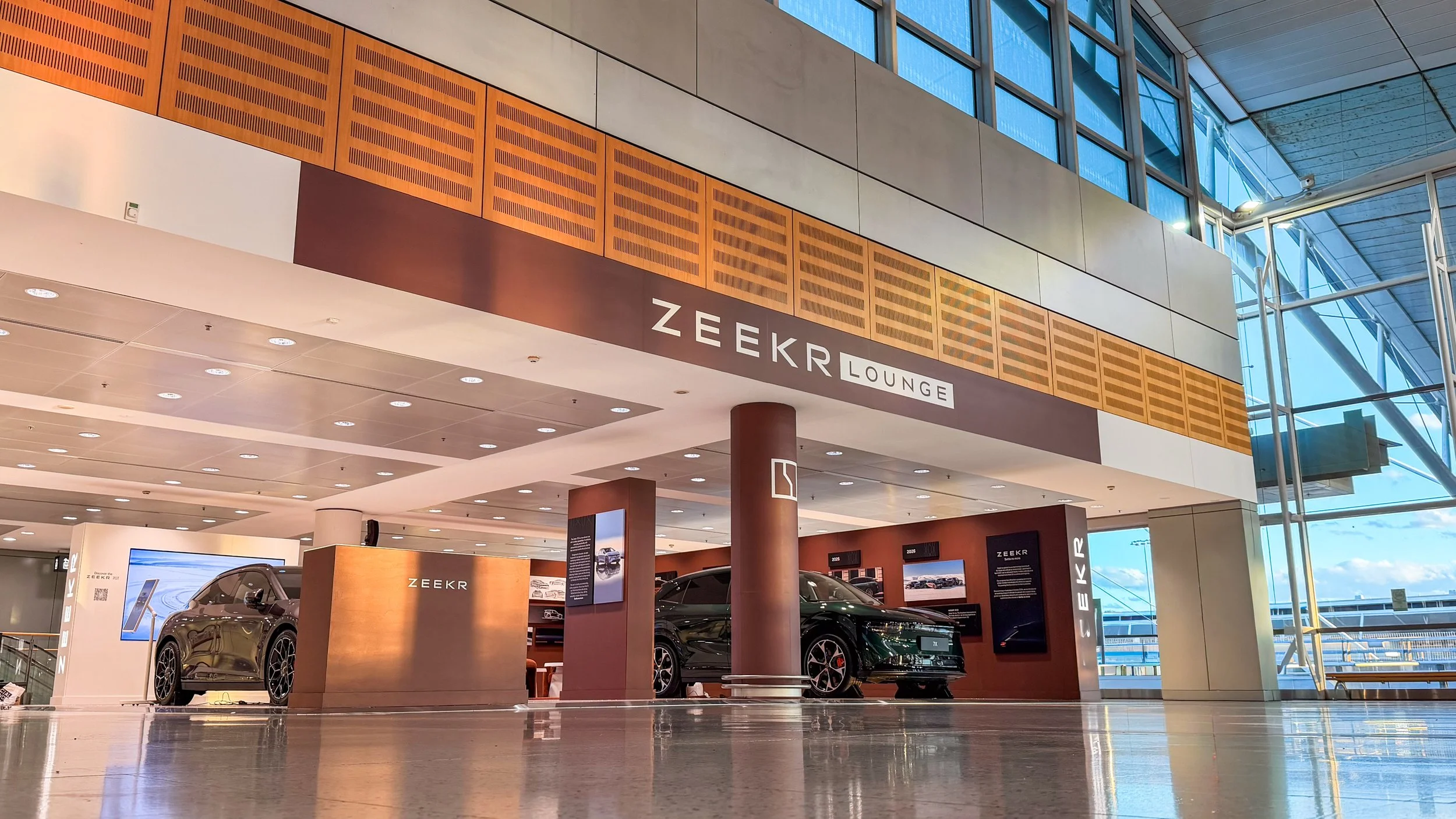 EE_ZEEKR_T3_GOLDHOUR_26-4.jpg