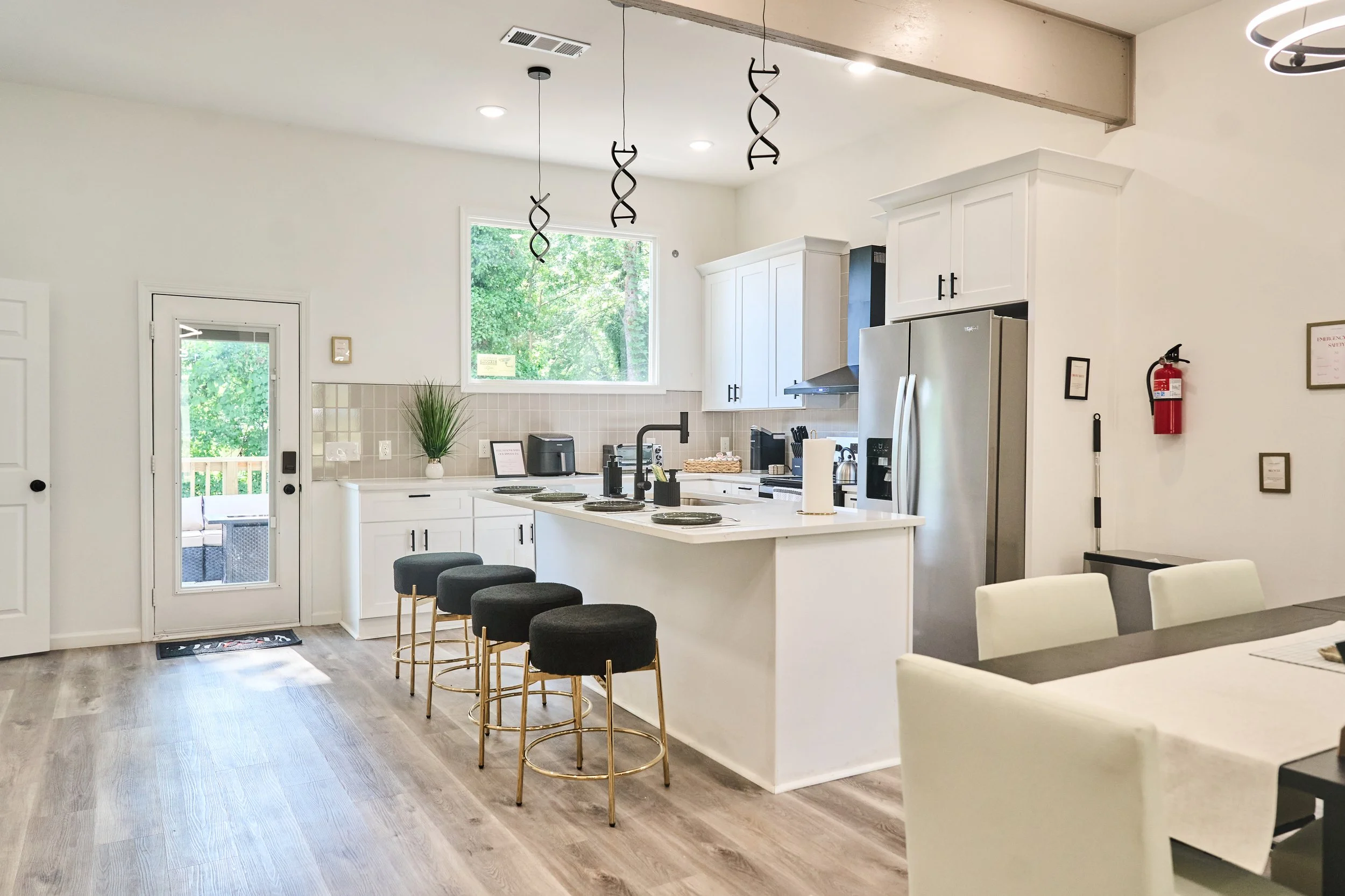 RealEstate52.jpg