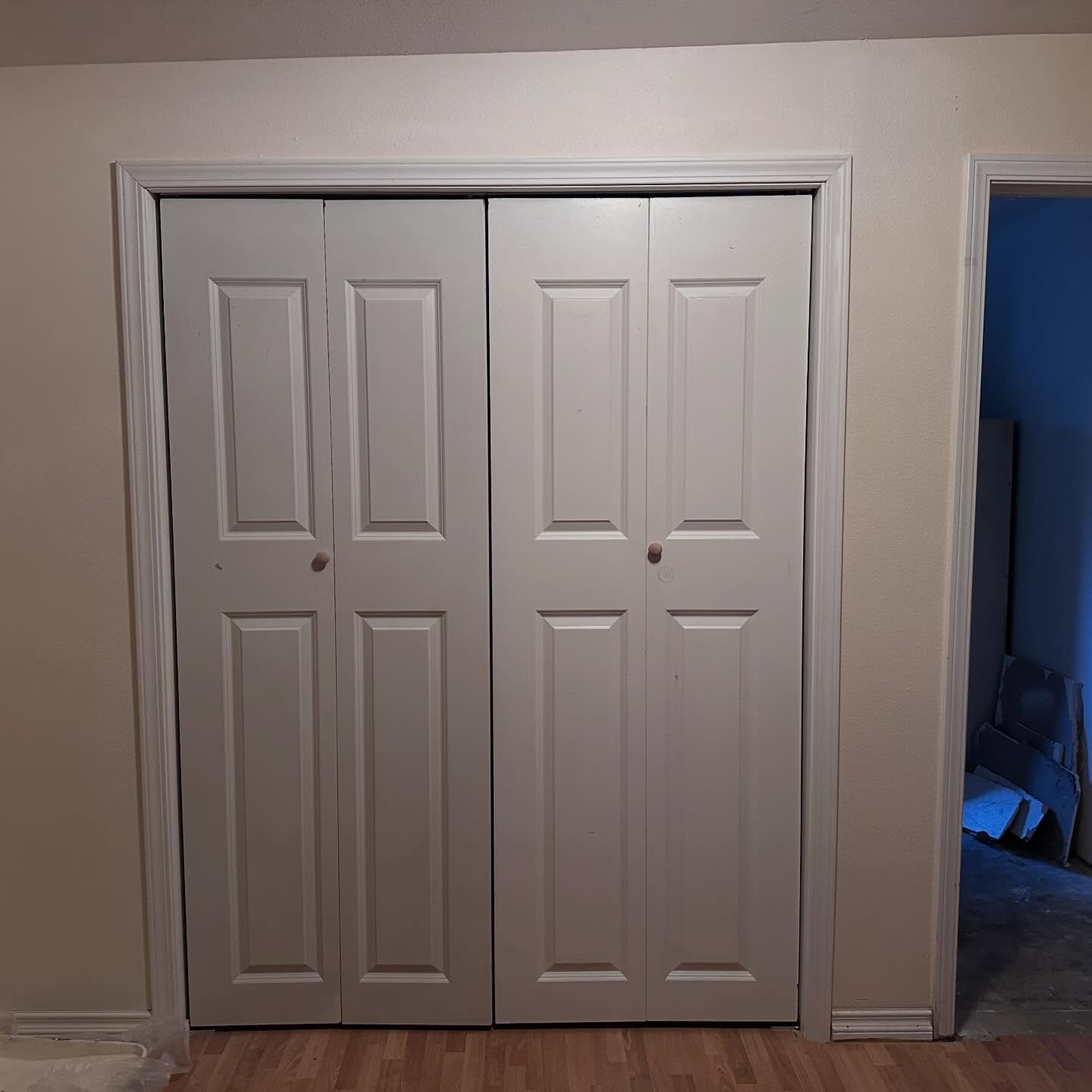 Closet addition from start to finish 🔨

A client needed a closet added to one of their rooms, and I was able to build this one while keeping the budget down by sourcing the closet doors from the local ReStore.

I&rsquo;m always looking for ways to r