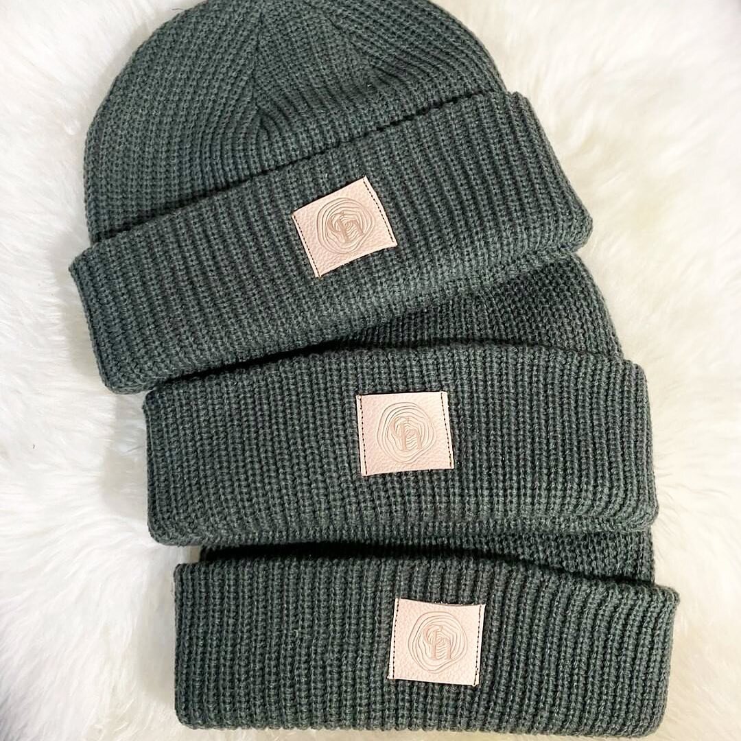 It is already feeling super cold here in the PNW 🥶 looks like it is supposed to snow tomorrow, and I already saw a slight dusting today ❄️ Come pick up a CedarHouse beanie for this chilly weather, I only have a few left! I also have some other great