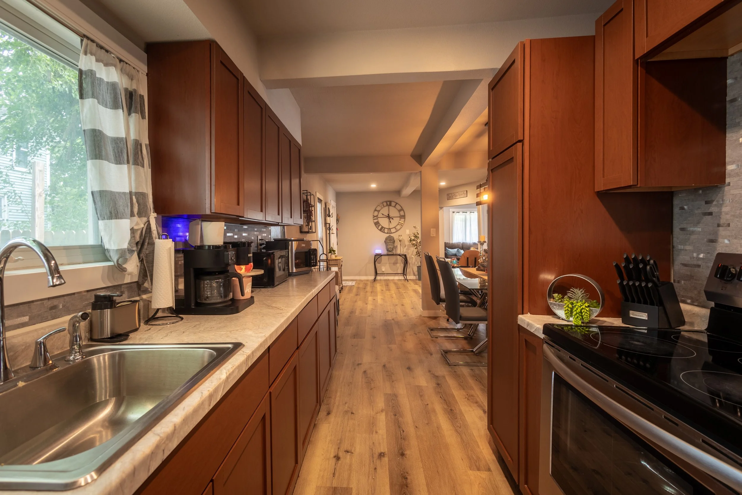  Professional real estate photography by Biography Photography serving Michigan, including Genesee County, Grand Rapids, Flint, Lansing, and surrounding communities. High-quality real estate listing photos, floor plans, virtual tours, and fast 24-hou