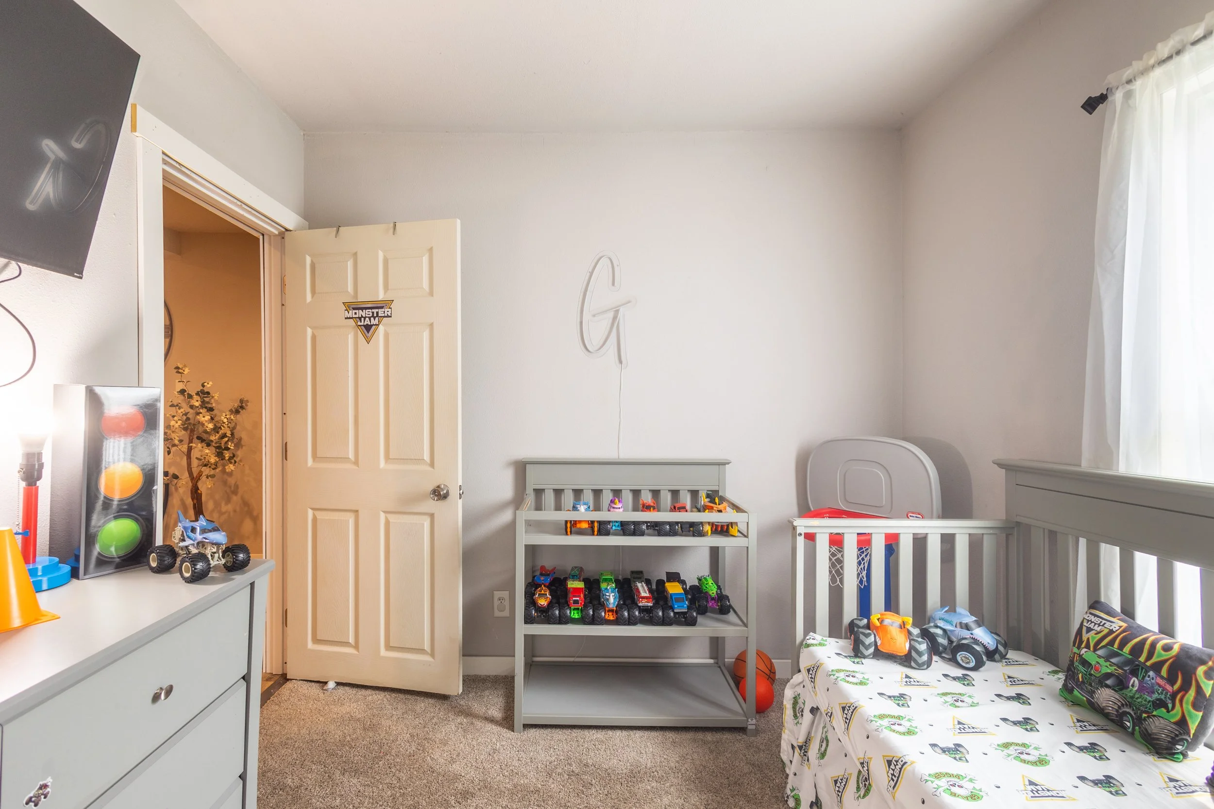  Professional real estate photography by Biography Photography serving Michigan, including Genesee County, Grand Rapids, Flint, Lansing, and surrounding communities. High-quality real estate listing photos, floor plans, virtual tours, and fast 24-hou