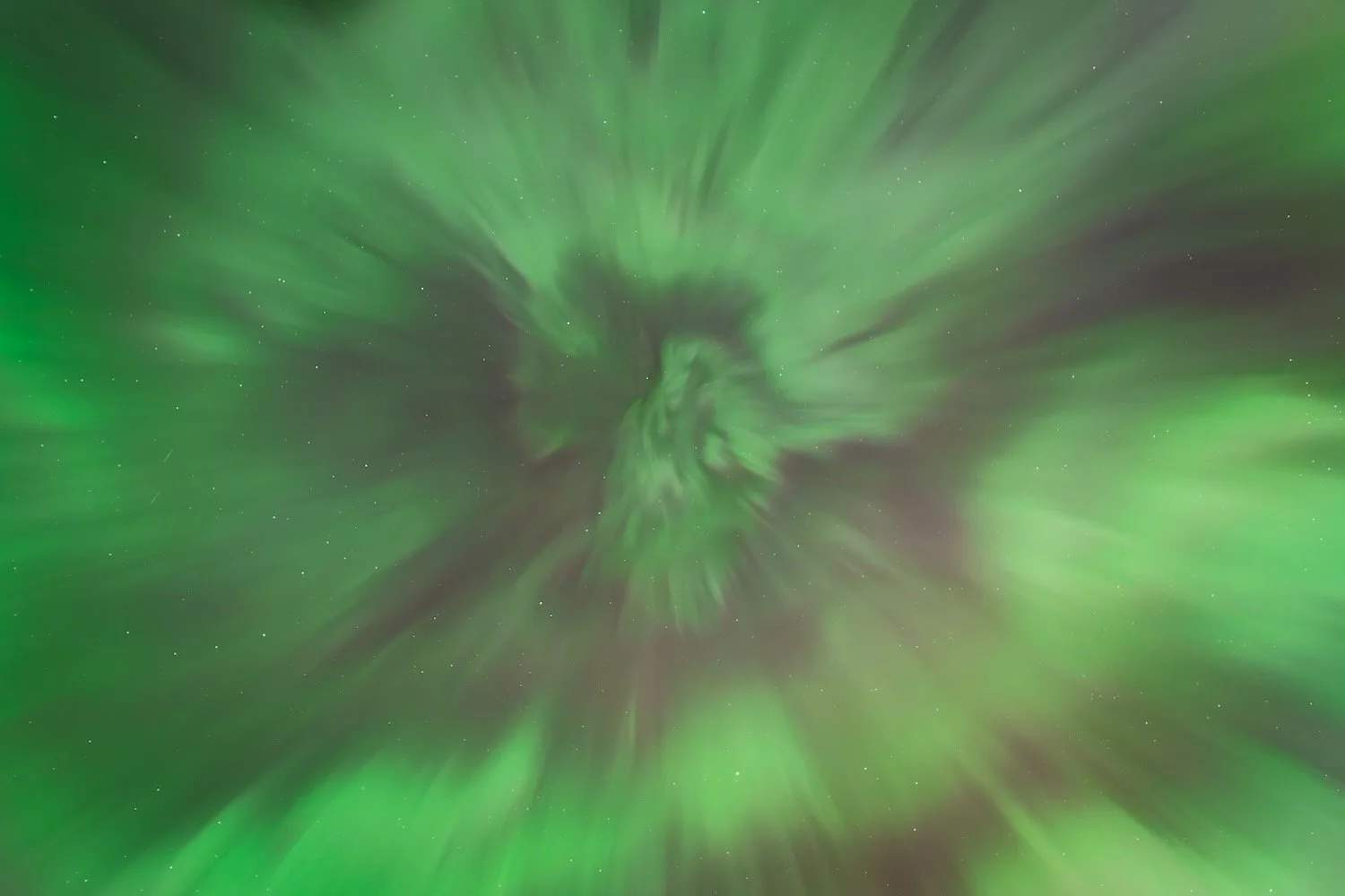 Canmore_Aurora burst_Robert Massey Photography.jpeg
