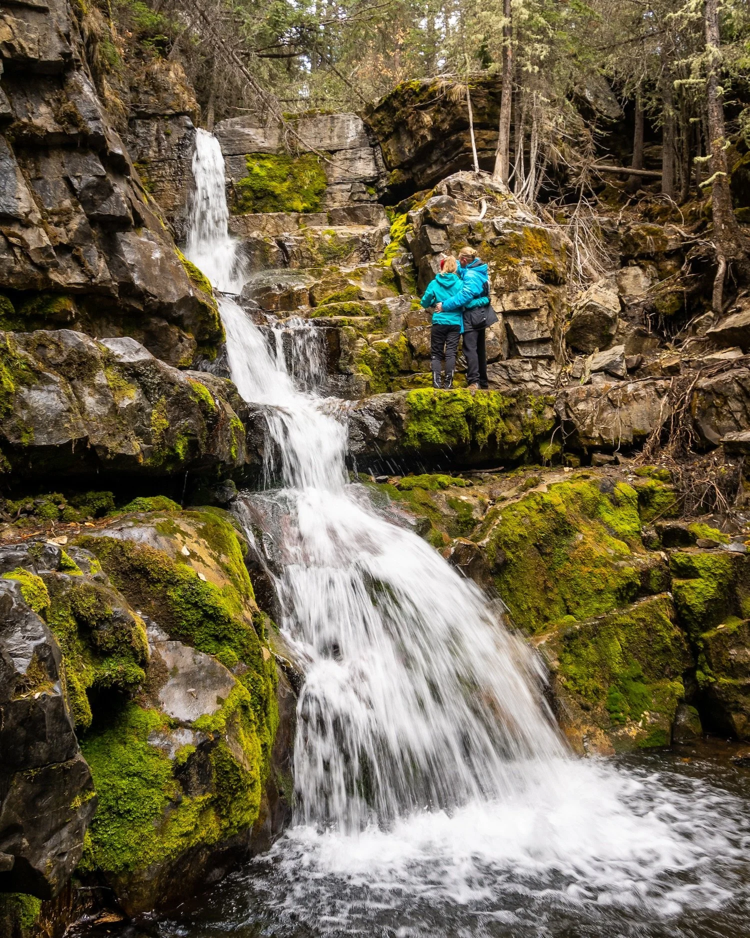 Waterfall Engagement_Kananaskis_Robert Massey Photography.jpeg