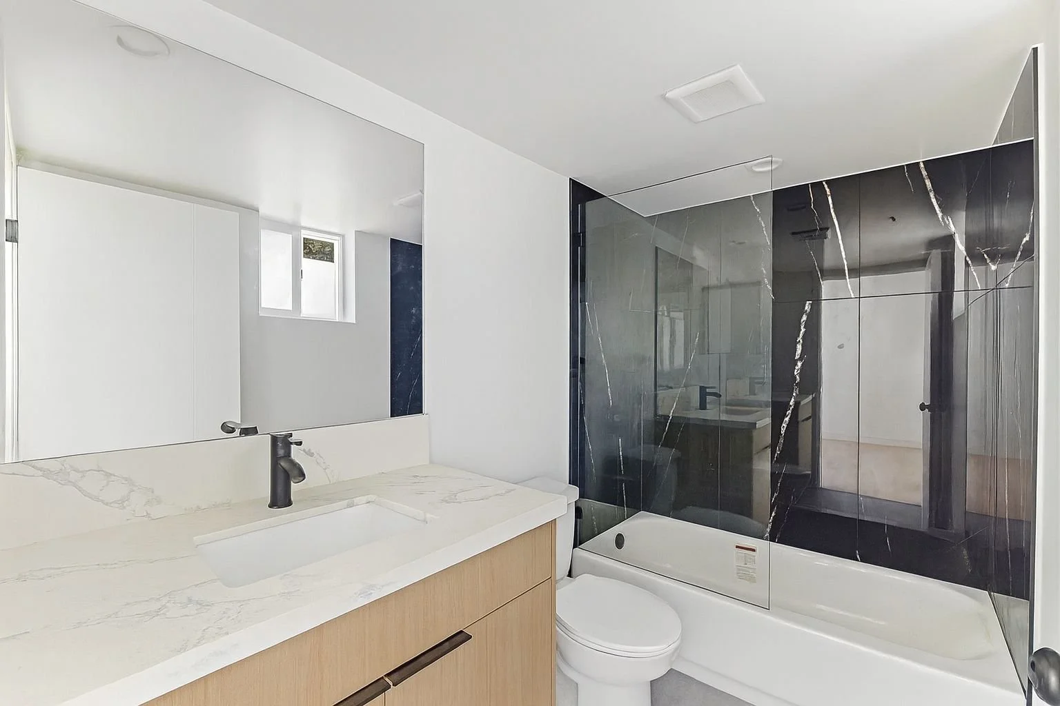 WhatsApp Image 2025-11-24 at 19.49.38 (3).jpeg