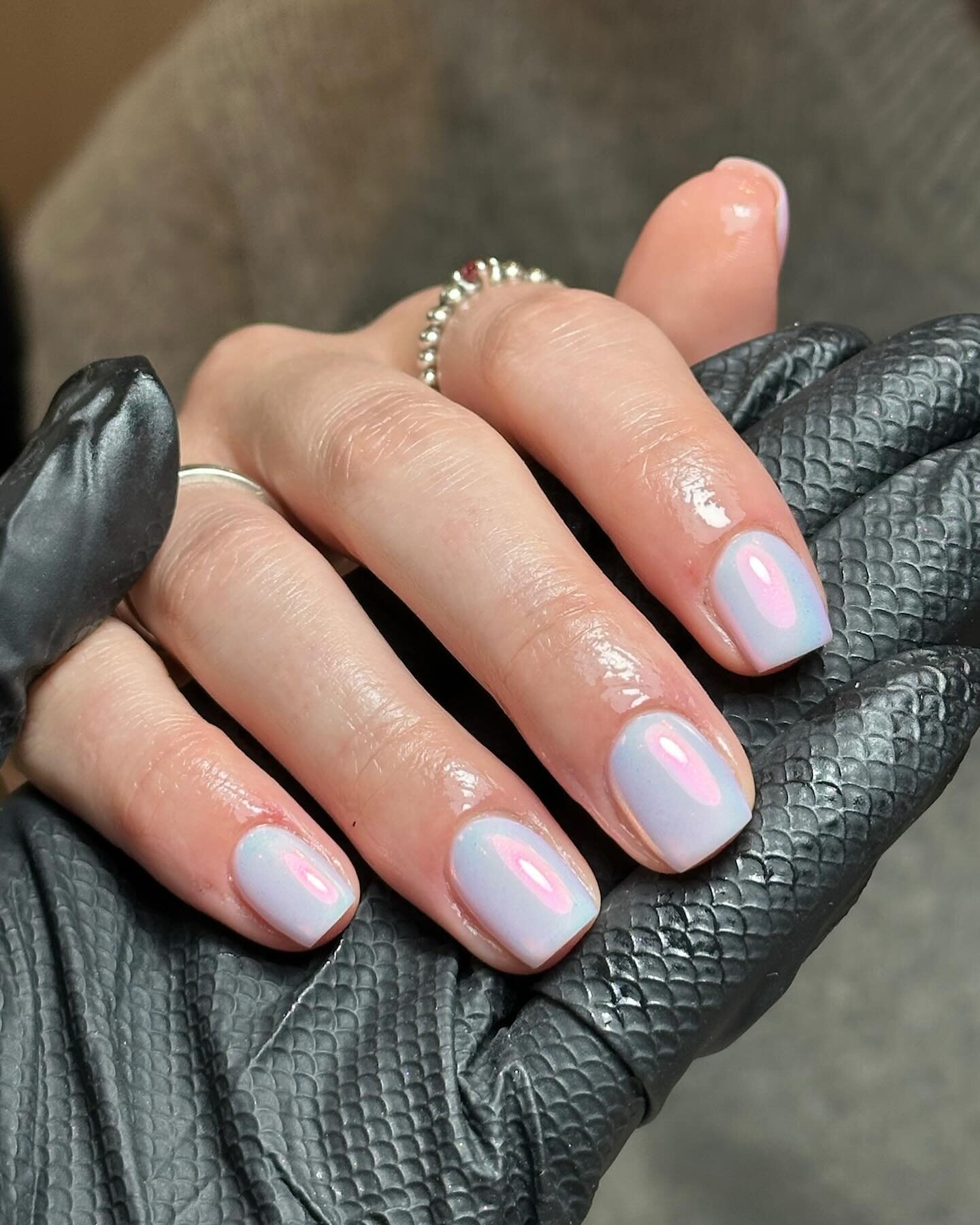 PRETTY PEARL 🐚

I think I have a new favourite chrome&hellip; 

Service:
BIAB Application with Basic nail art 

Products used:
&lsquo;Lady&rsquo; BIAB with &lsquo;Pearl&rsquo; Chrome @the_gelbottle_inc 

Prep:
Nail file @staleks_sharpening_uk 
Tools