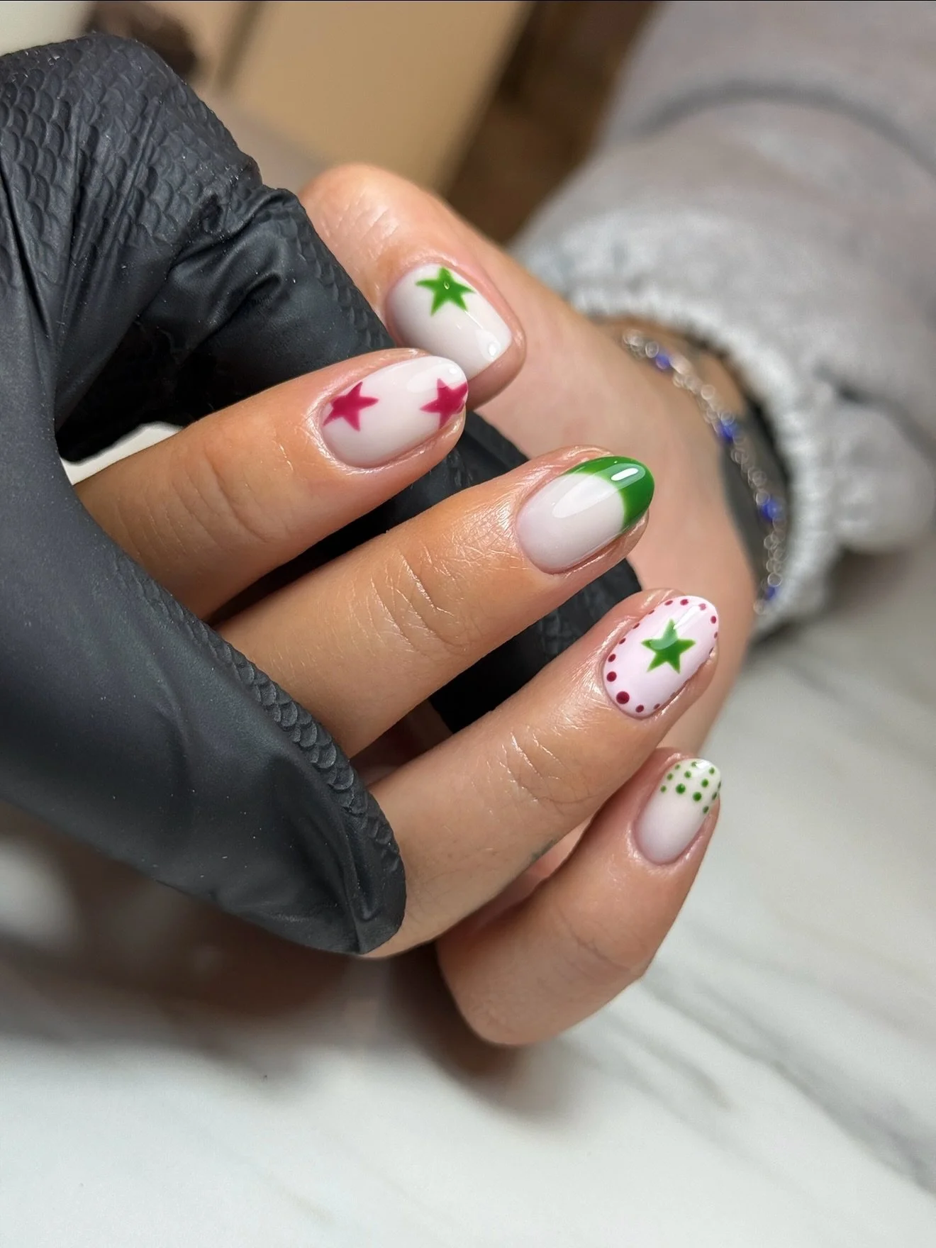 OASIS READY 🎫

Nails all ready for Saturday&rsquo;s Oasis concert&hellip;

Products:
Bunny BIAB, Powder, Merlot &amp; a custom mix of Bottega &amp; Avant-Garde @the_gelbottle_inc 

All colours can be purchased via the link in my bio 🔗

Inspo: @cure