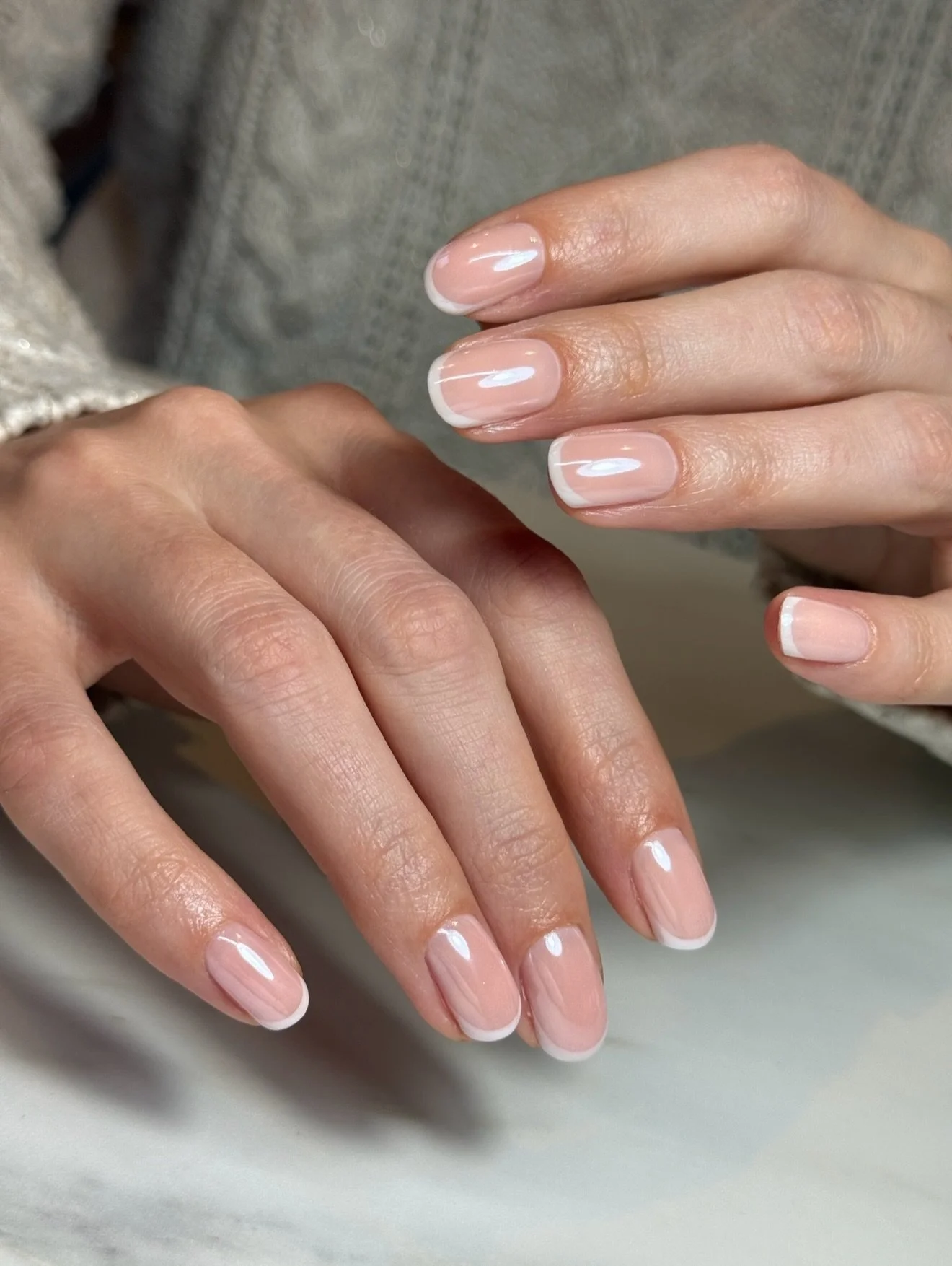 PORCELAIN FRENCH 🦢

These deserved their own spot on the grid&hellip;

Service:
Plain BIAB + Gold nail art 

Products:
Dolly BIAB, Porcelain &amp; Iced chrome @the_gelbottle_inc 
#tgbinsider #thegelbottle #olmonailstudio

chrome nails | iced nails |