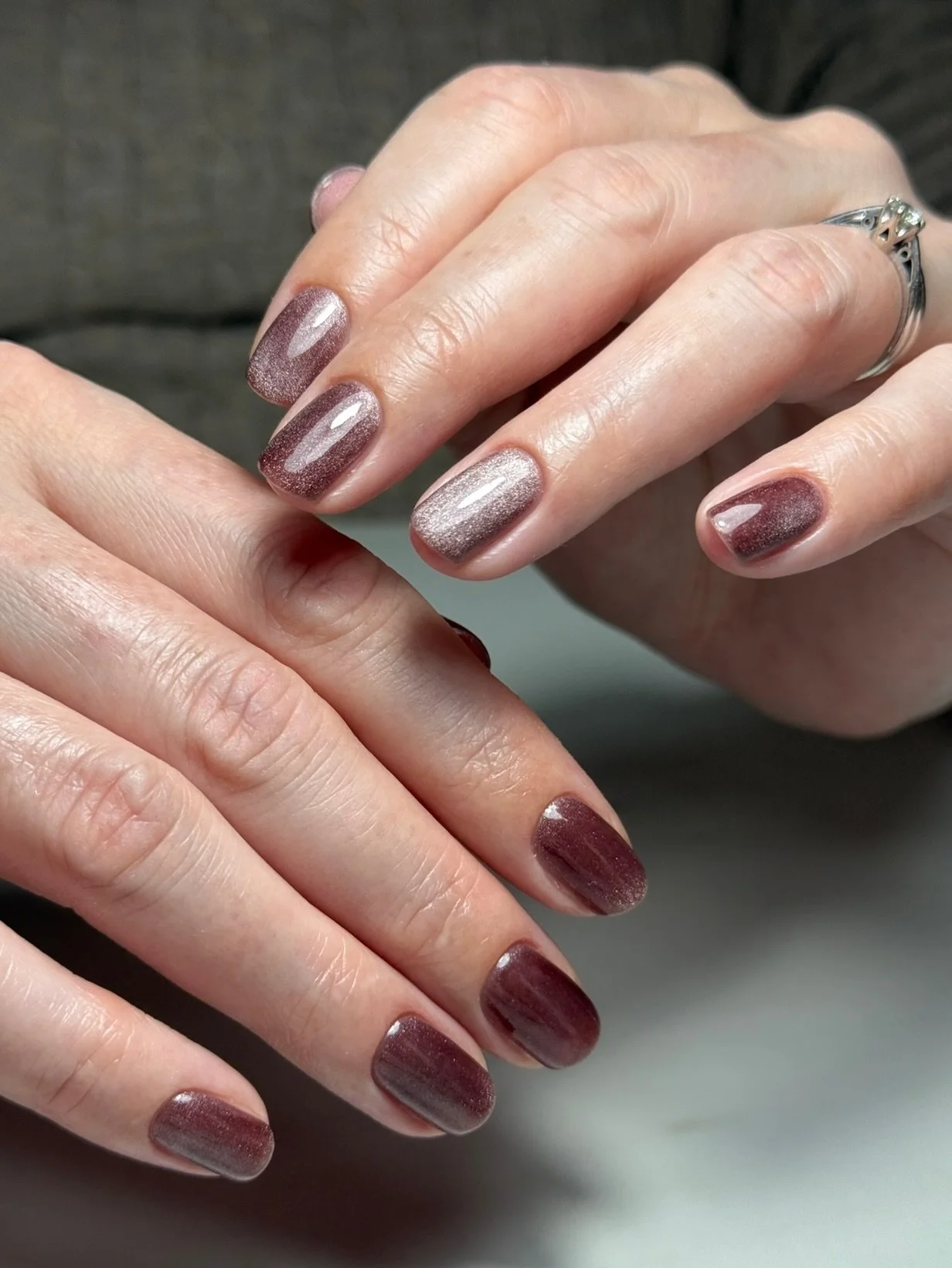 D U C H E S S 🤎

A *NEW* shade has arrived at OLMO &amp; we in lurvvve&hellip;

Can we also take a moment for my bestie&rsquo;s nail beds 🤤 

Service:
Gel Colour (+ Removal)

Products:
Rubber Base, Duchess (magnetic), Rubber Top Coat 2.0
All @the_g