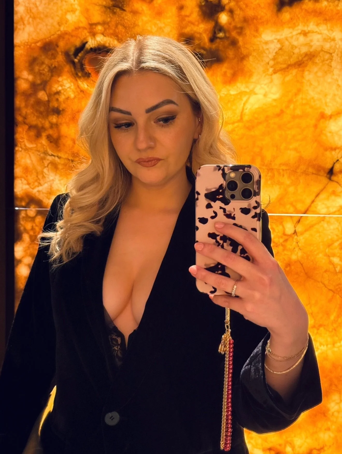 J A N U A R Y ❄️

It was meant to be a quiet month but who am I kidding!? Lol

1. Seeing in the New Year with attitude 💁🏼&zwj;♀️
2. Note to self: OIL DEM CUTICLES 
3. Exploring Verona, Italy with G (aka Mr OLMO)
4. Sofa snuggles with my boy 🐱 
5. 