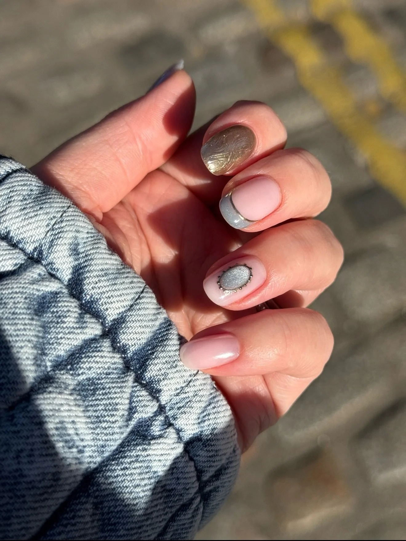 My nails painted by me using @jazzynails.x chrome techniques after being a hand model @nichenailnetwork

Thank you again for asking me to be a part of your masterclass &amp; for teaching us all of your super helpful tips &amp; tricks 🤩✨ 

We learned