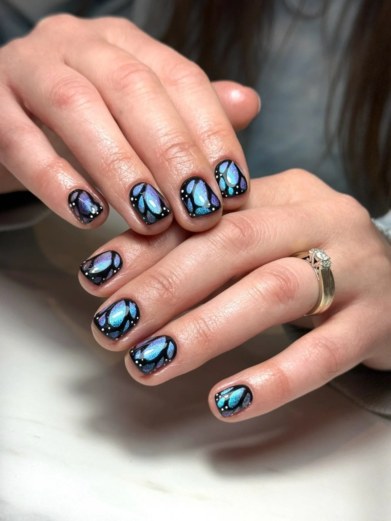 POV: You run outta time but manage some quick pics/vids 🦋 

Ngl I was gutted I didn&rsquo;t get better pictures of this set as the sun wasn&rsquo;t out &amp; it was as grey indoors as it was outside ☁️

Products:
Galaxy Cat Eye Powder @nails_luxeoff