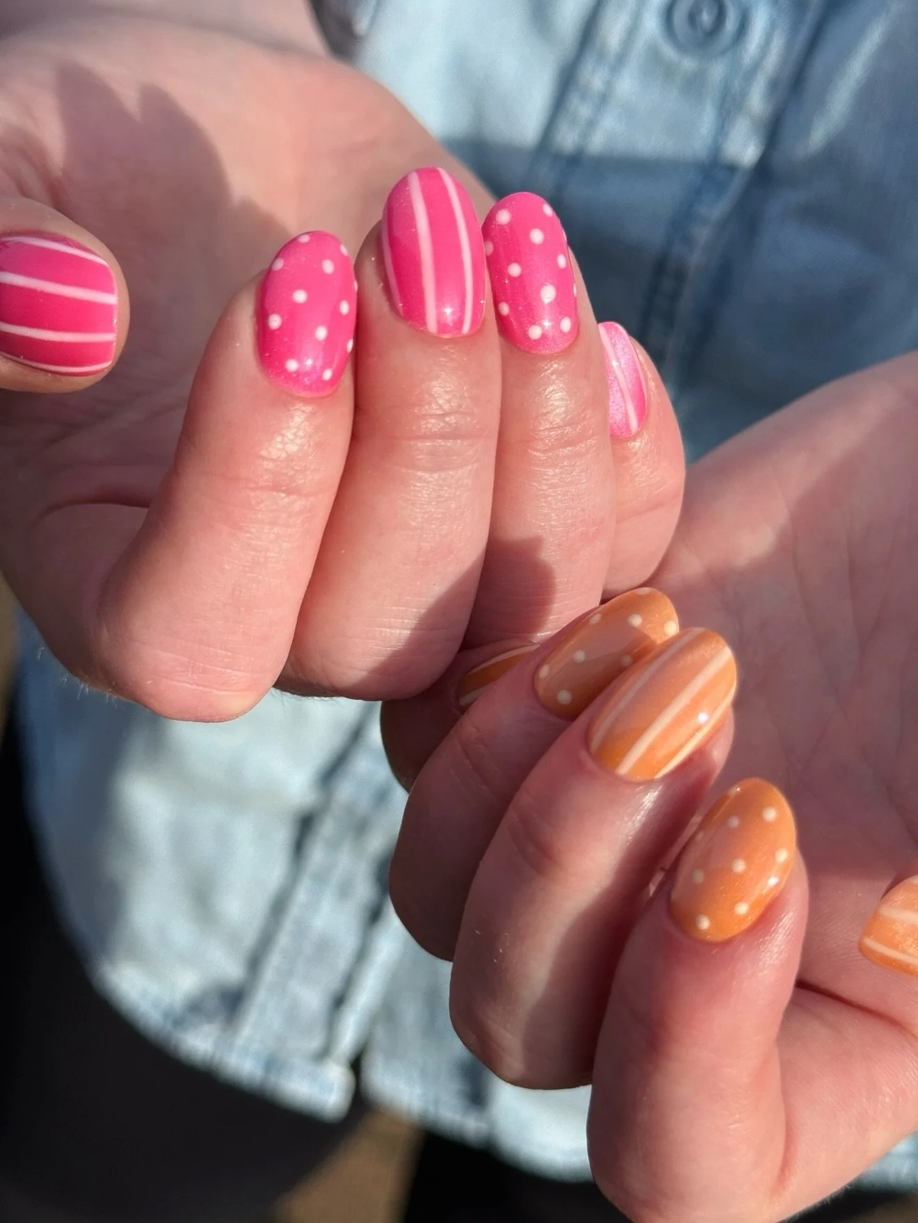 Lil pick me up set 🧡🩷 Swipe for a giggle >>>

Products:
Ultra Stick Base, Ecco &amp; Ultra Shine @nailcraft_official 
Citrus Flame &amp; Flaming Rose @jnnails.co.uk 
Powder &amp; Peach Daiquiri @the_gelbottle_inc 

#pinkandorange #cateyena