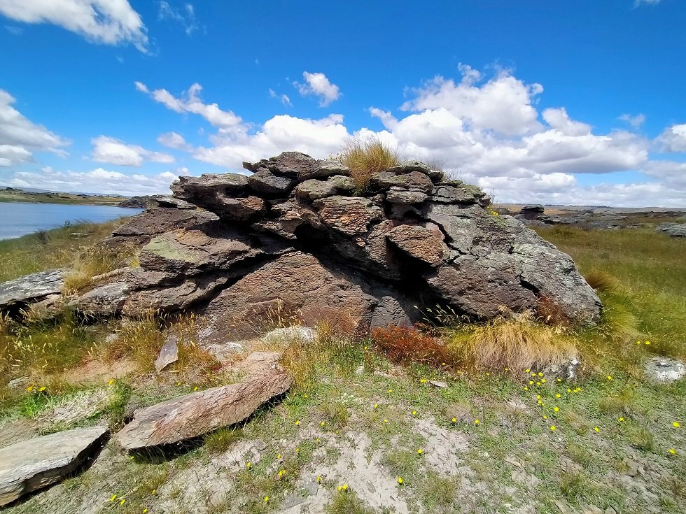  Lots of nooks and crannies in these rocks. Image by: Suzanne Middleton 