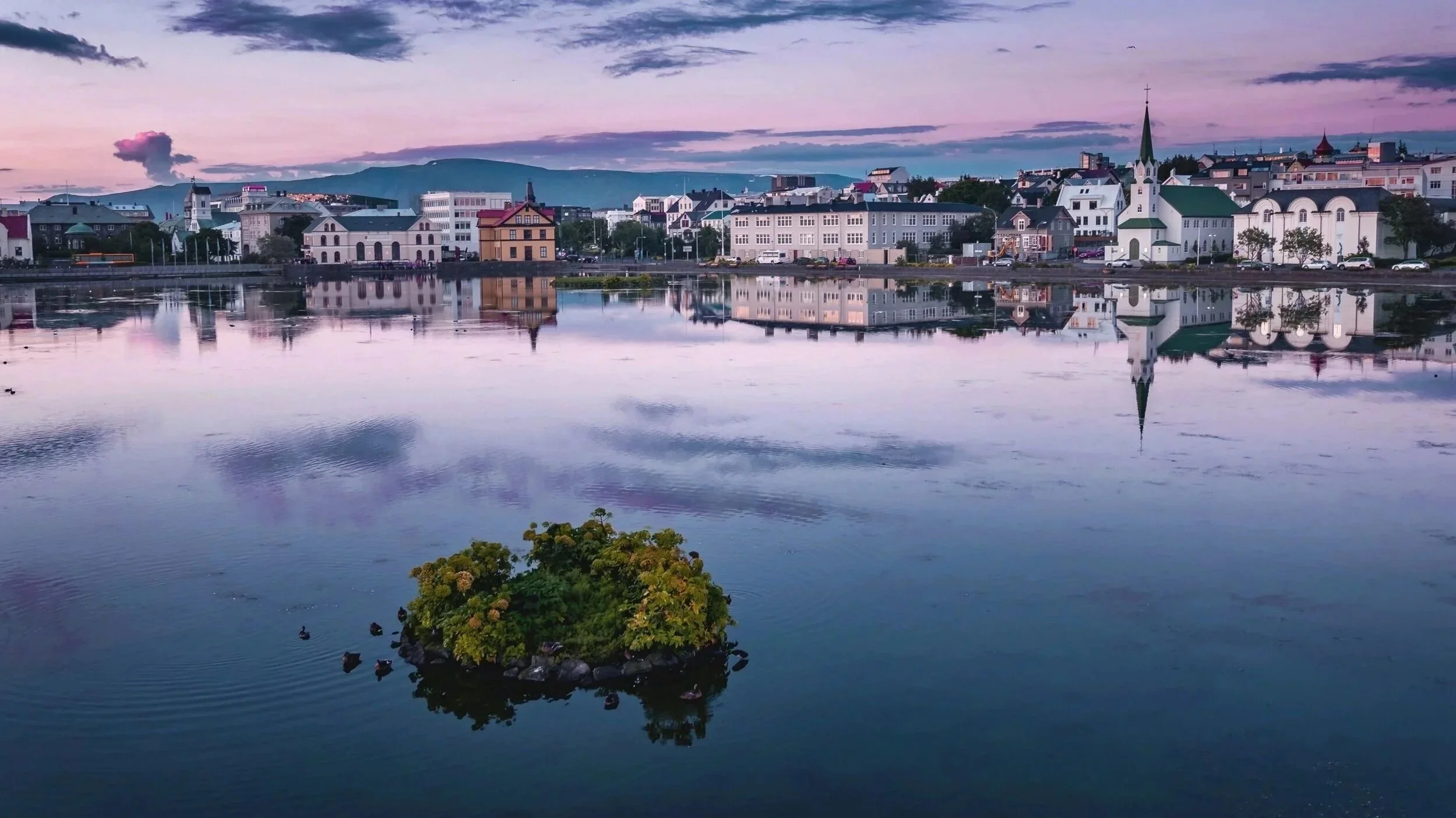 tjornin_reykjavik_island