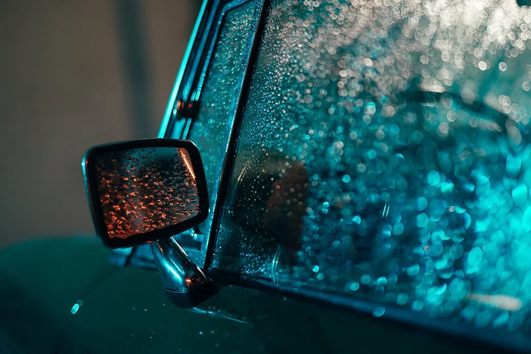 Water, lights and a beautiful vintage car.

Turning a small garage hidden in the neighbourhoods of Athens into a misty evening drive. 

.

Behind The Scenes &amp; Still Photography for @run_on_art 's concept production &ldquo;Between Water and Roof: 