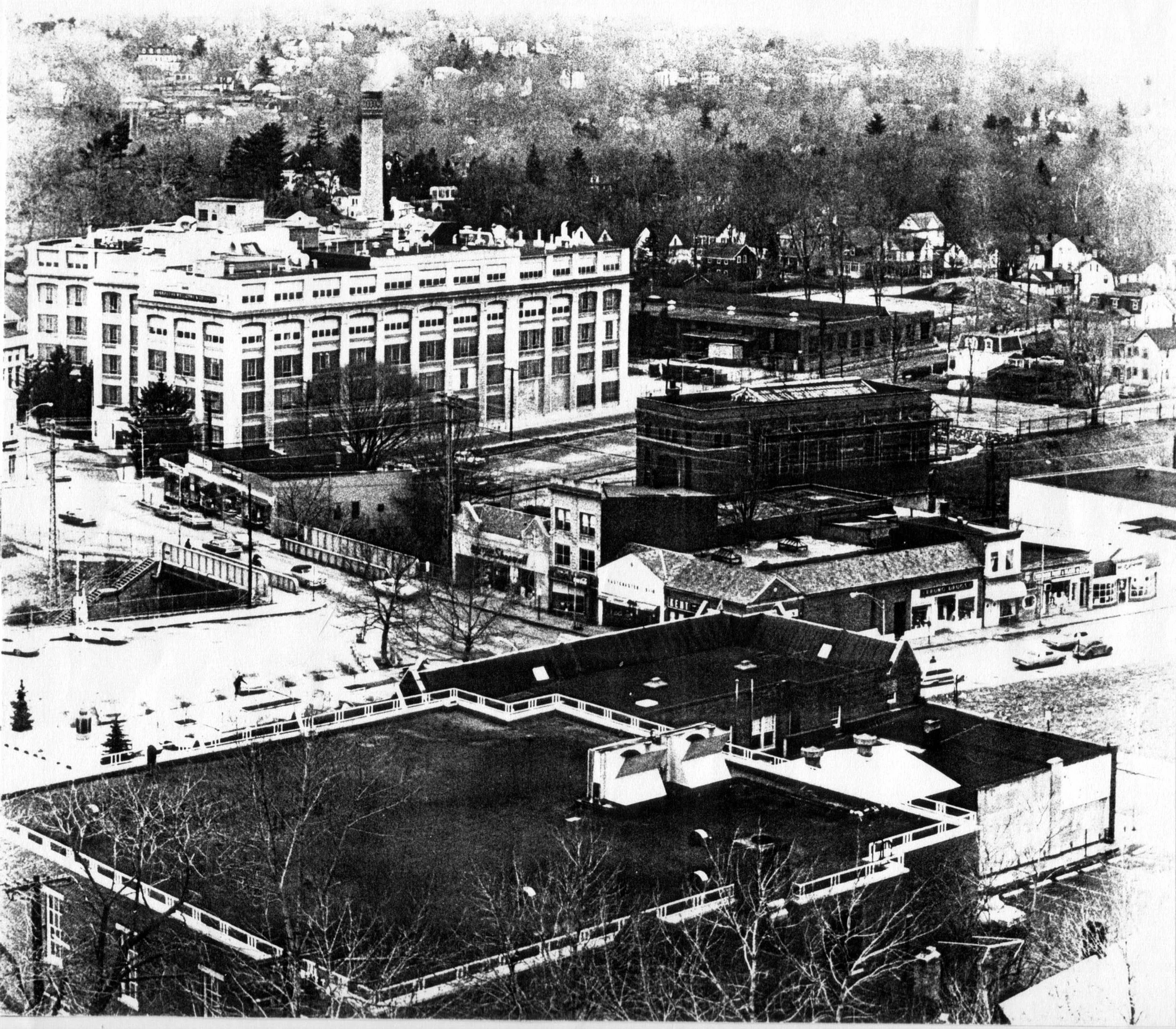 Pic-957 (Hodgeman Rubber Building)