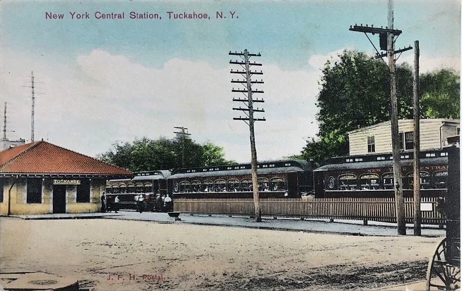 Pic-21d (Depot Square & Train Station  ~1900s. Railroad Tracks at ground level).