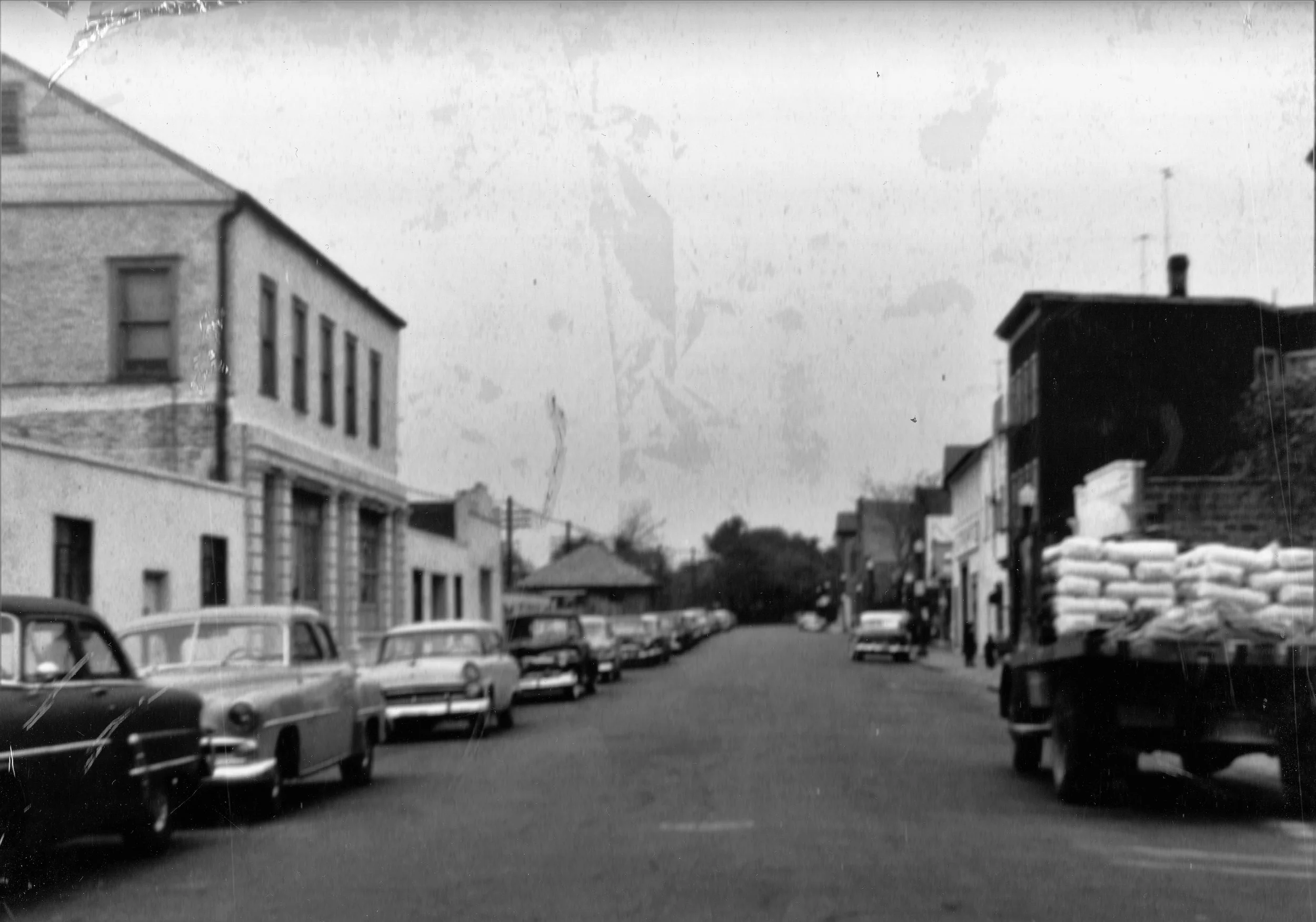 Pic-780 (Street with Cars)