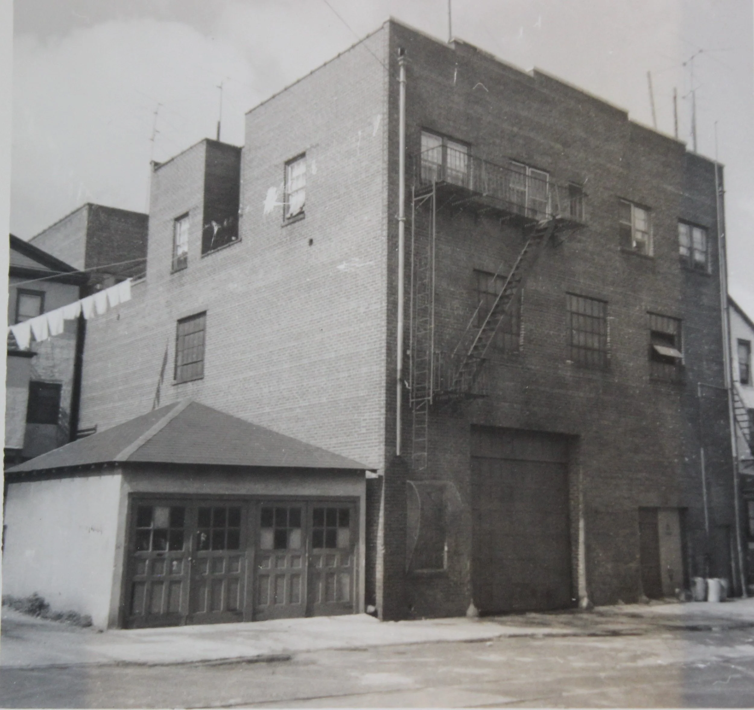 Pic-269 (Bus Storage Garage, Circuit Ave ~1950)