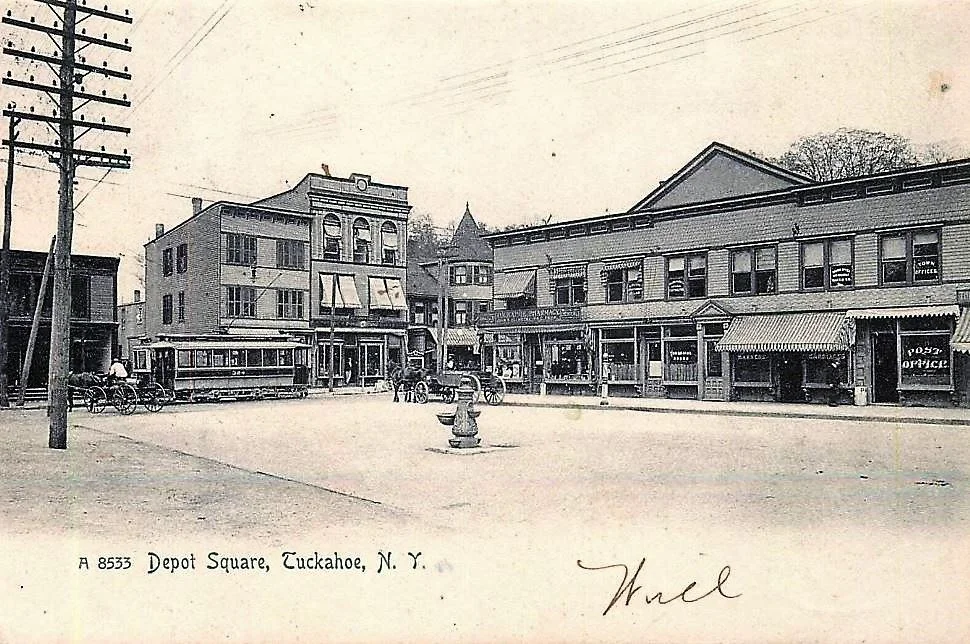 Pic-21a (Depot Square with Dusenberry Building ~1900's)
