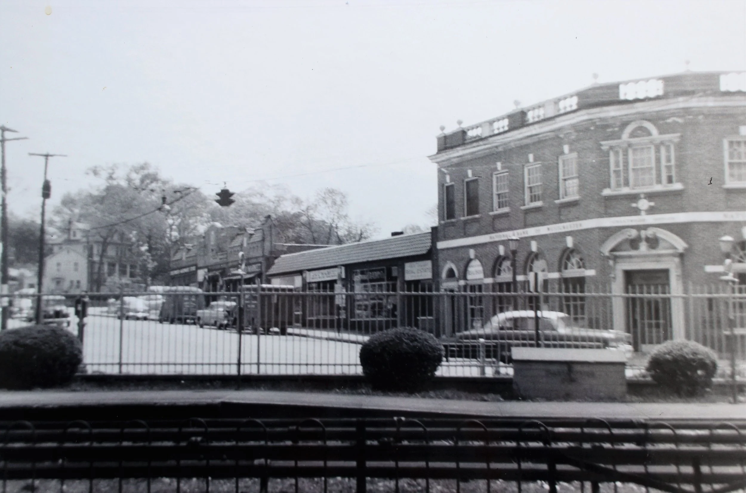 Pic-193 (Crestwood, looking east ~1950)