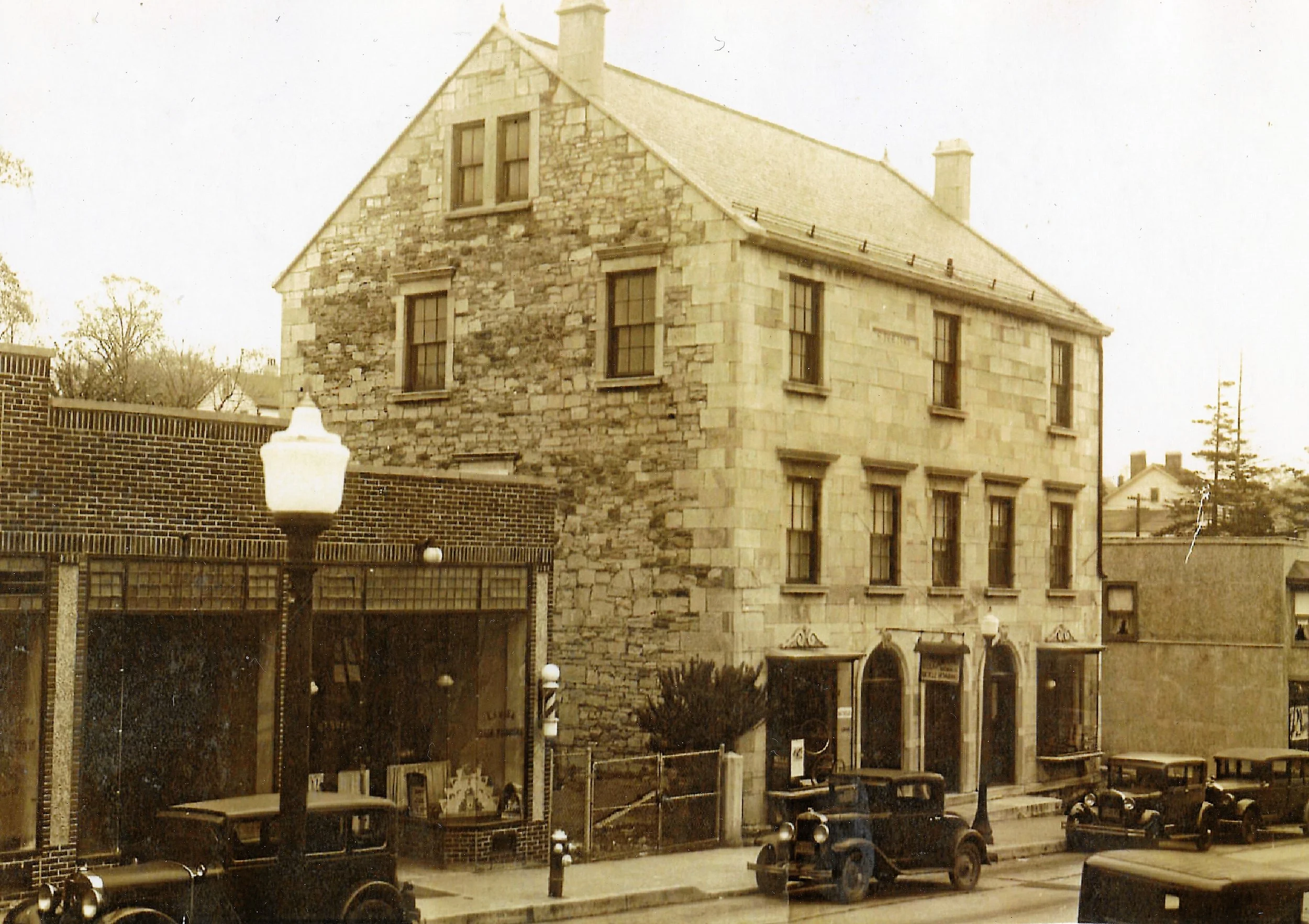 Pic-454 (Building and Cars)