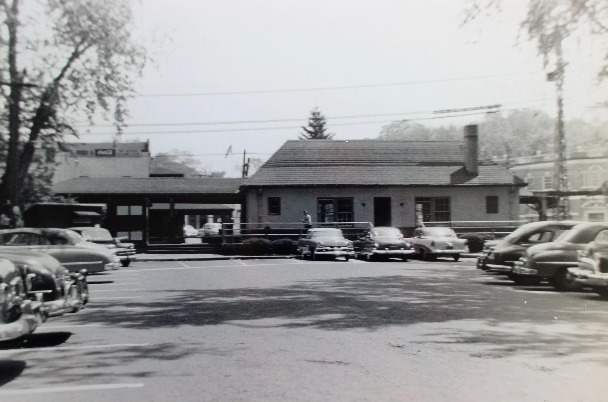 Pic-161 (Crestwood Station (back) ~1960)
