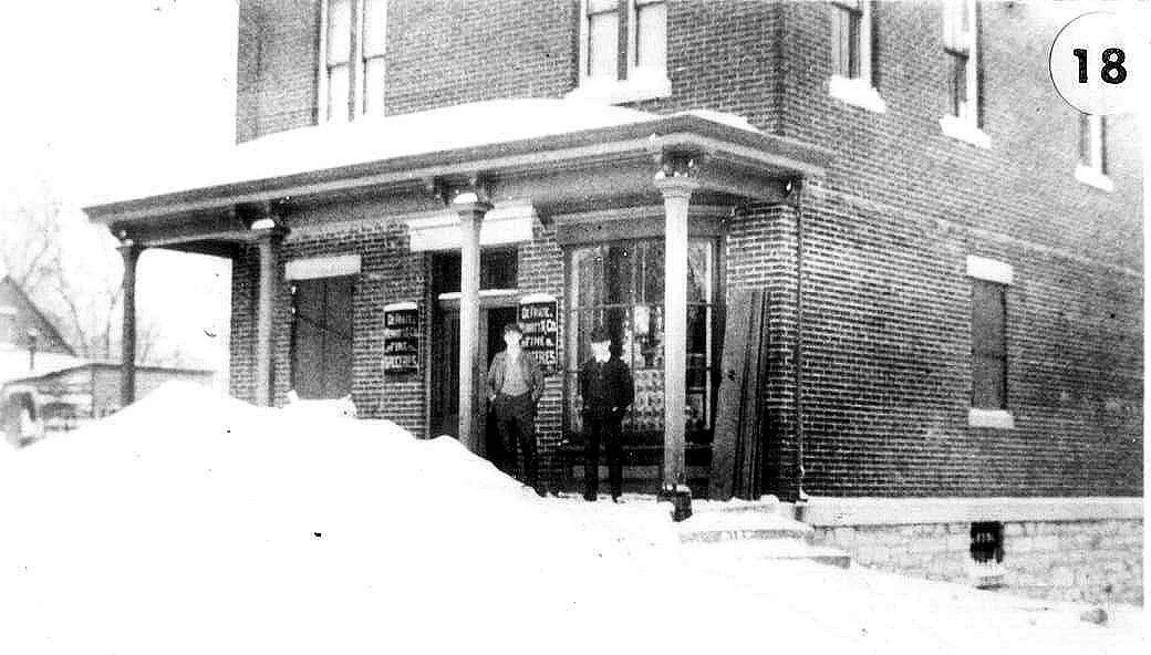 Pic-606 (Brick Building)