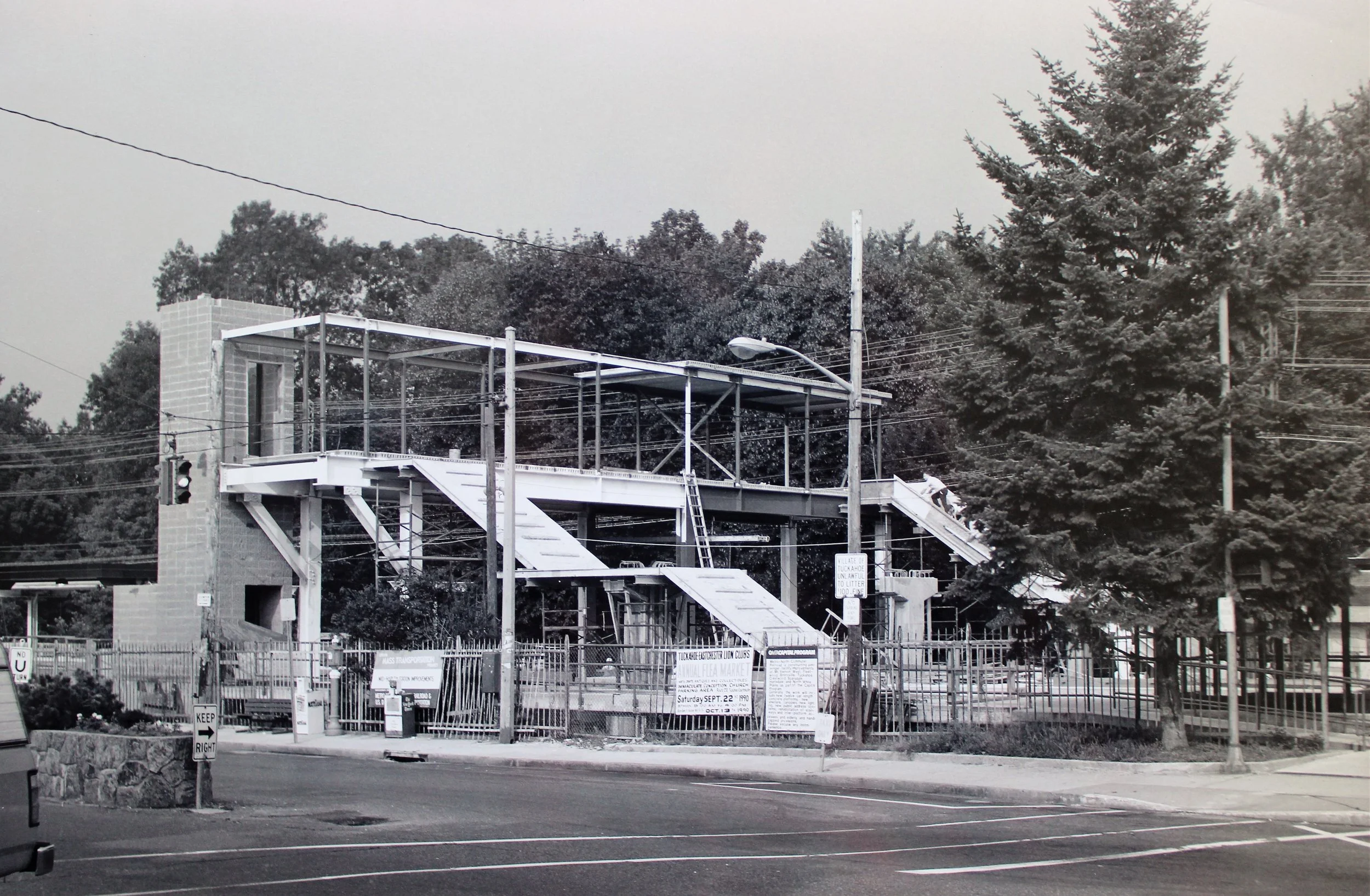 Pic-152 (Crestwood Station overpass construction, 1990)