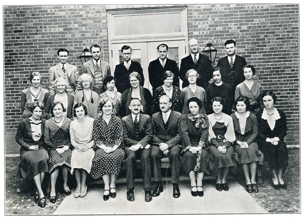 Pic-584 (Group of People)