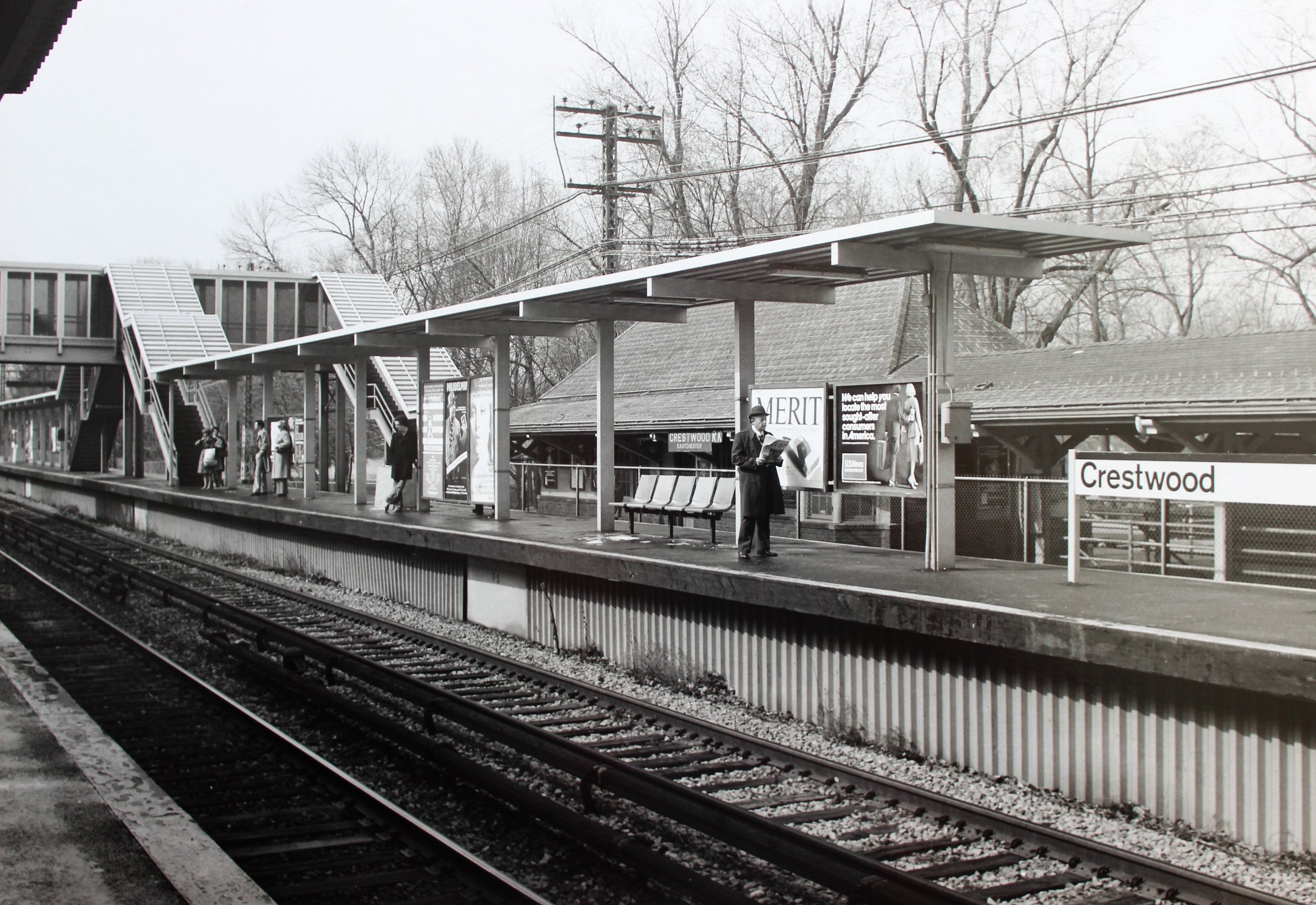 Pic-158 (Crestwood Station, looking north)