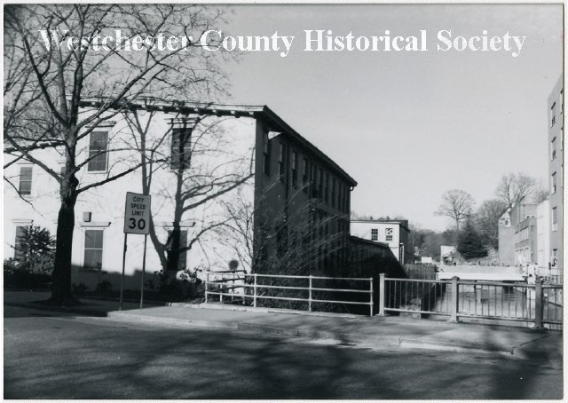 Pic-570 (Building and Bridge)