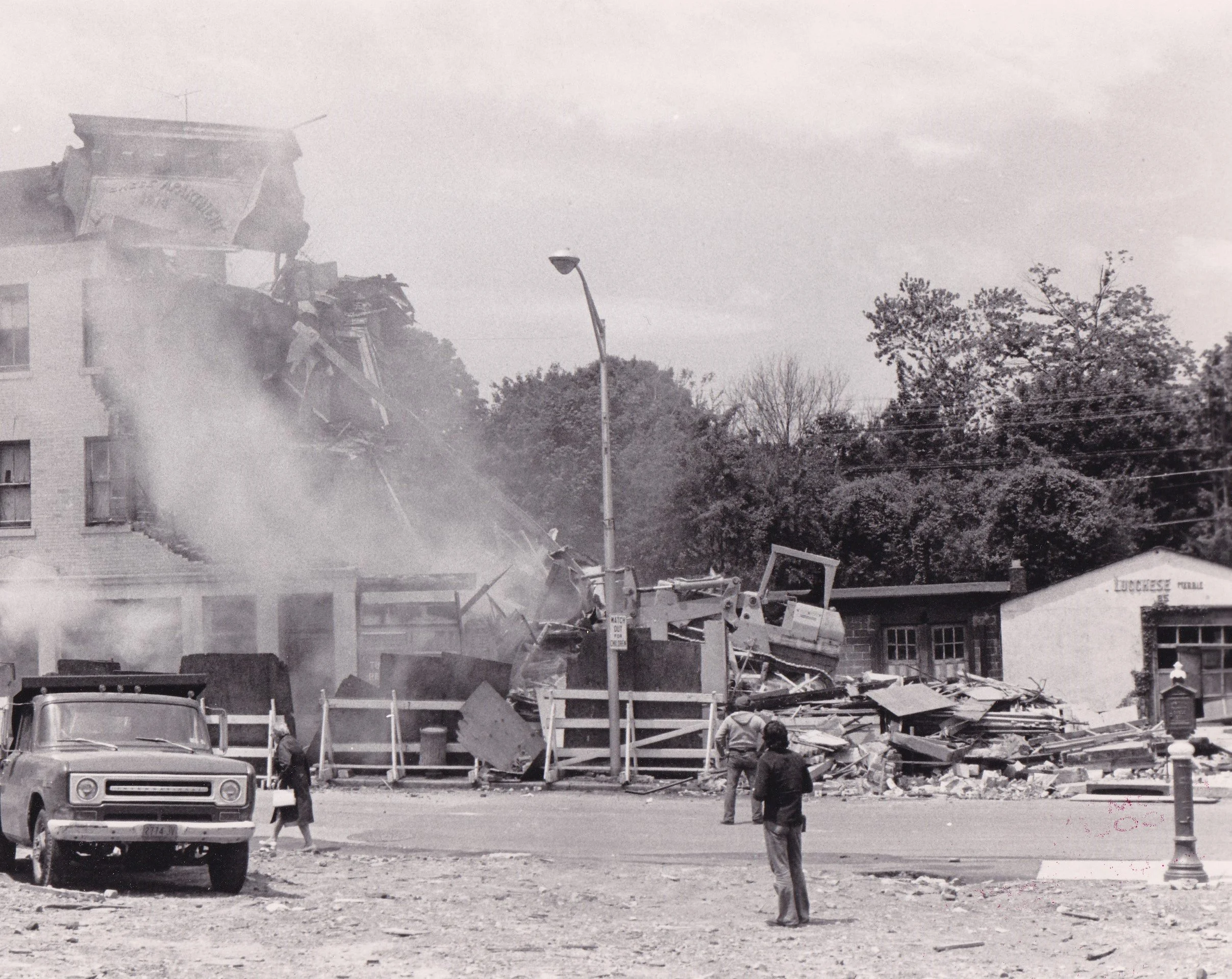 Pic-558d (Building Demolition)