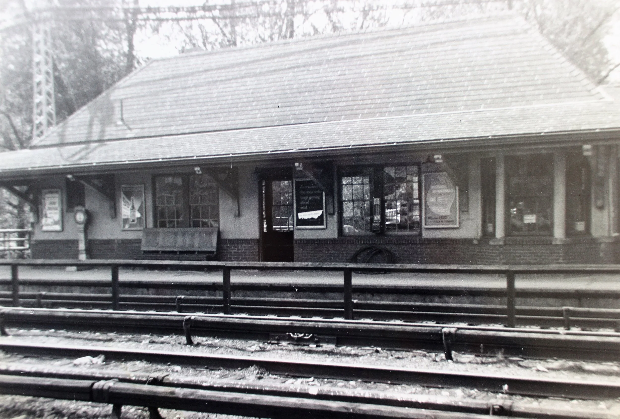 Pic-191 (Crestwood Train Station)