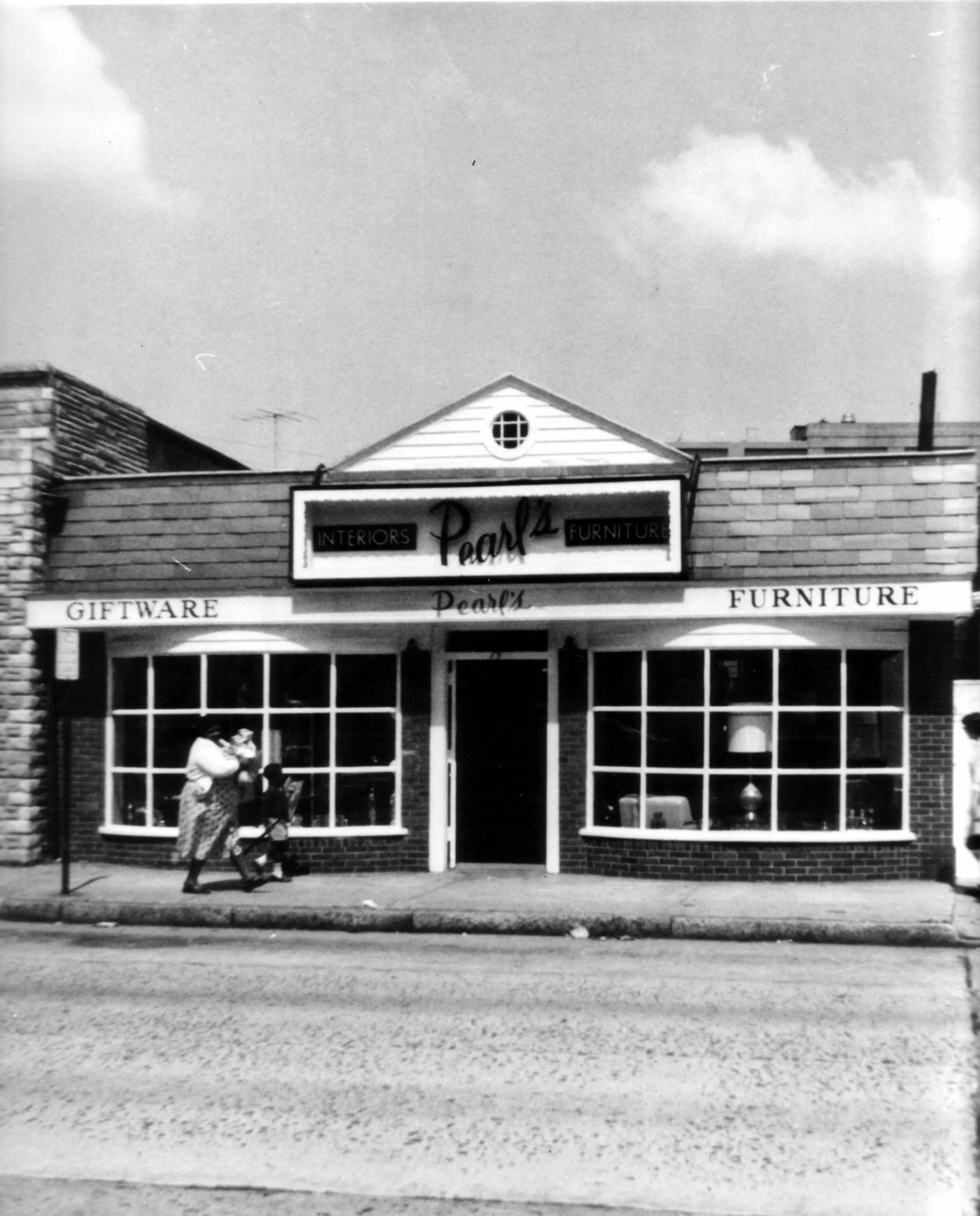 Pic-966 (Columbus Ave- Pearls Furniture) 