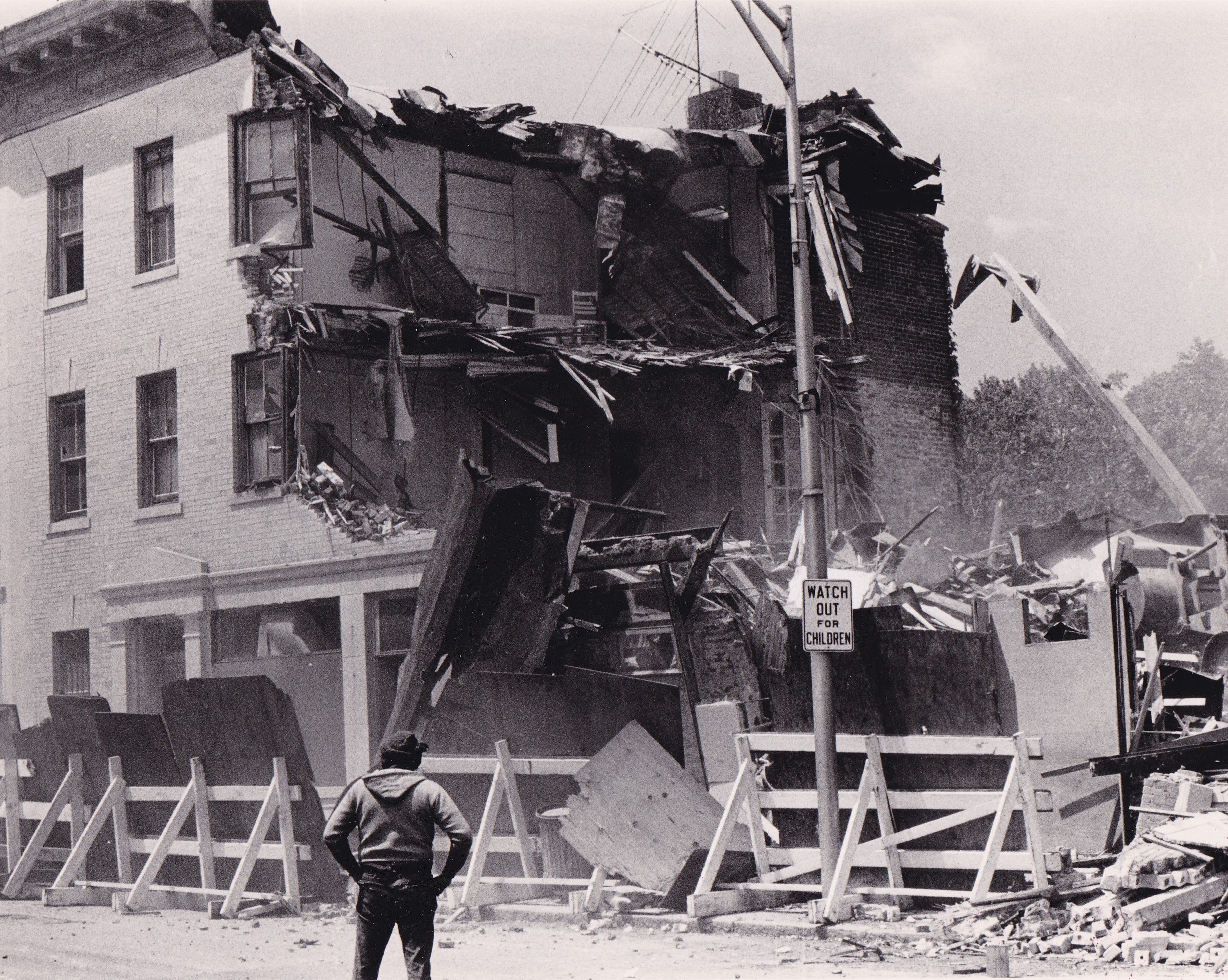 Pic-558c (Building Demolition)