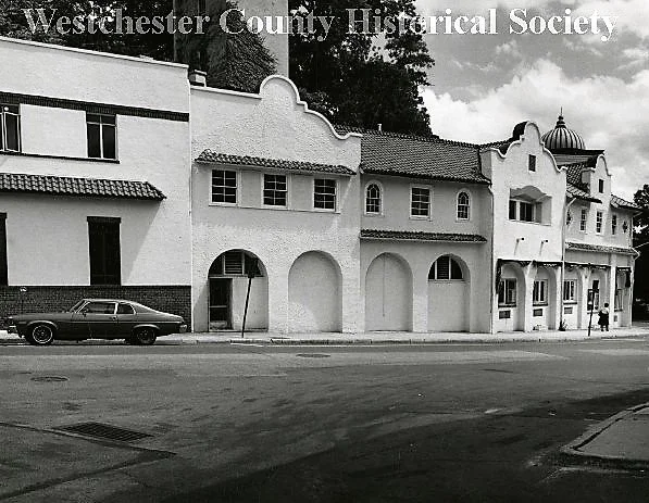 Pic-816 (Street and Buildings)