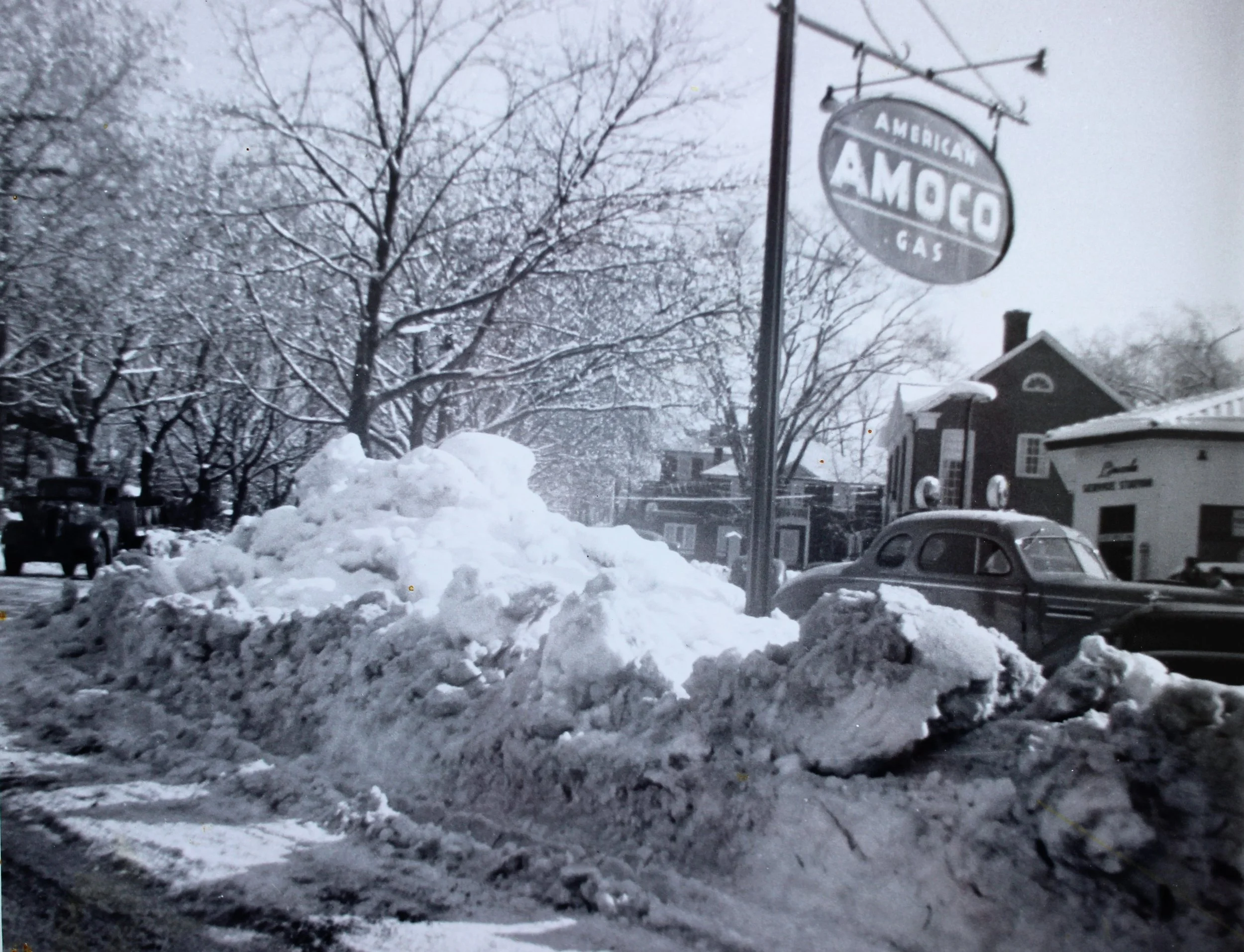 Pic-249 (Gas Station, Corner of Lincoln Ave and Columbus Ave)
