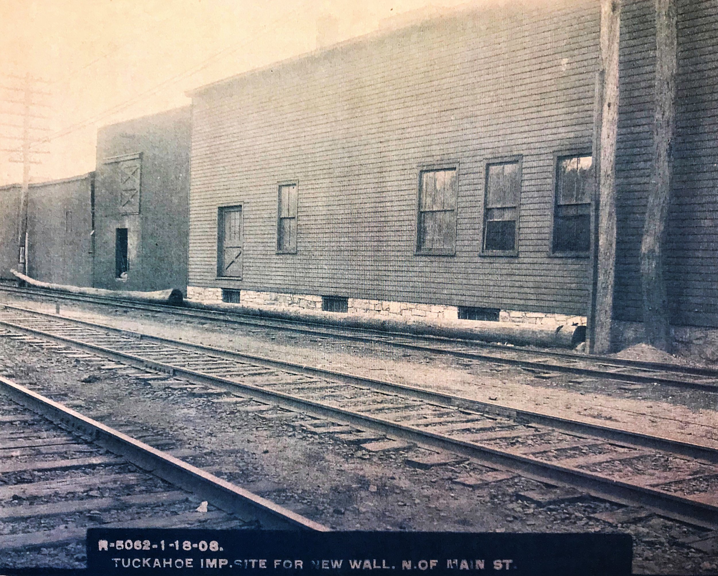 Pic-1227b  (Train Tracks).jpg