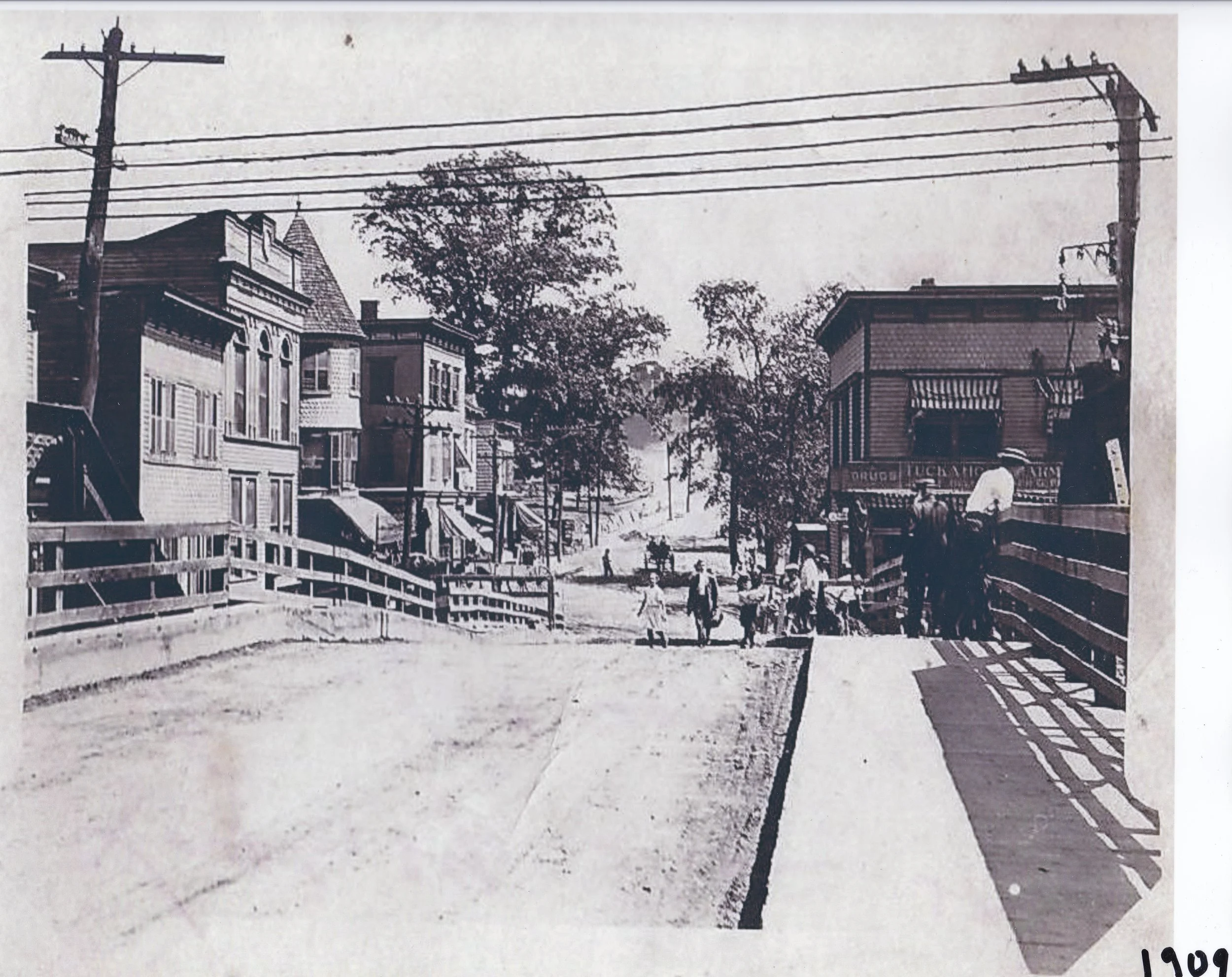 Pic-392 (people on Street)