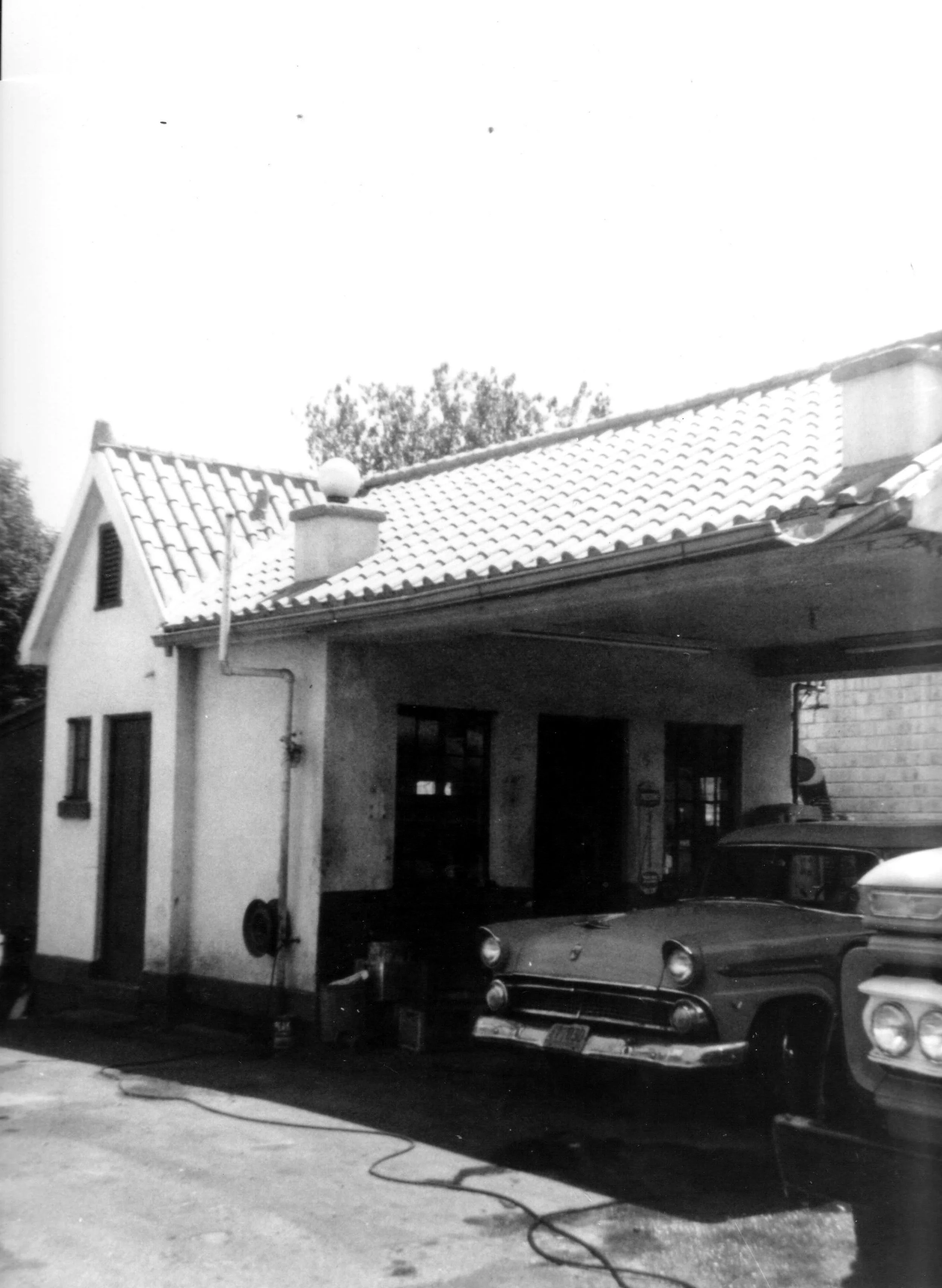 Pic-978 (Gas Station)