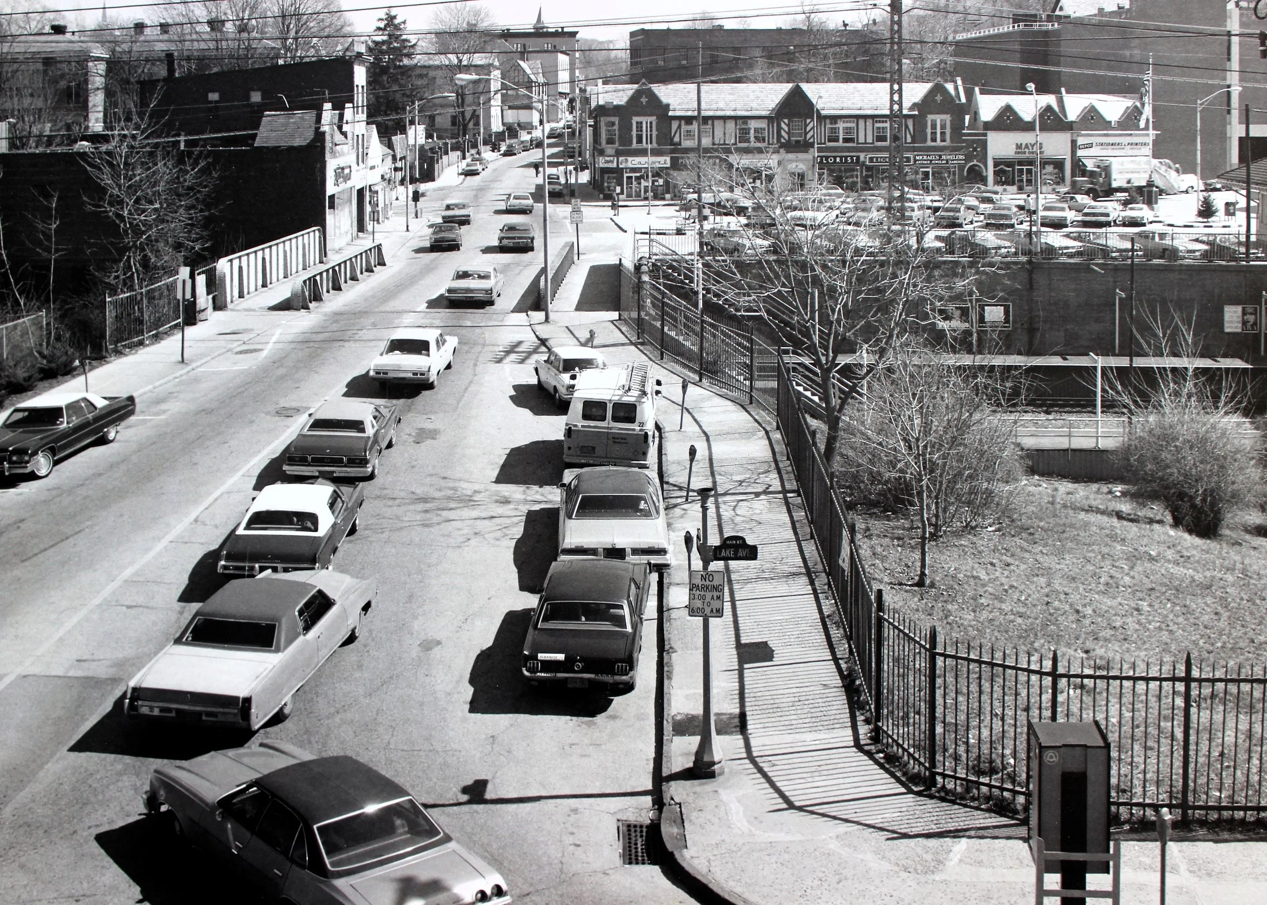 Pic-148 (Intersection of Main Street & Lake Ave looking east ~1965)