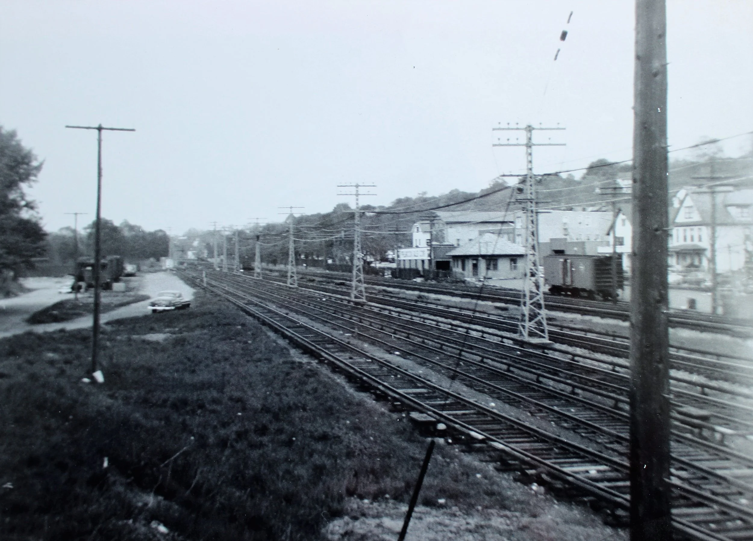 Pic-149 (Harlem River Train Line looking north, freight yard on left, Columbus Ave on left ~1950)