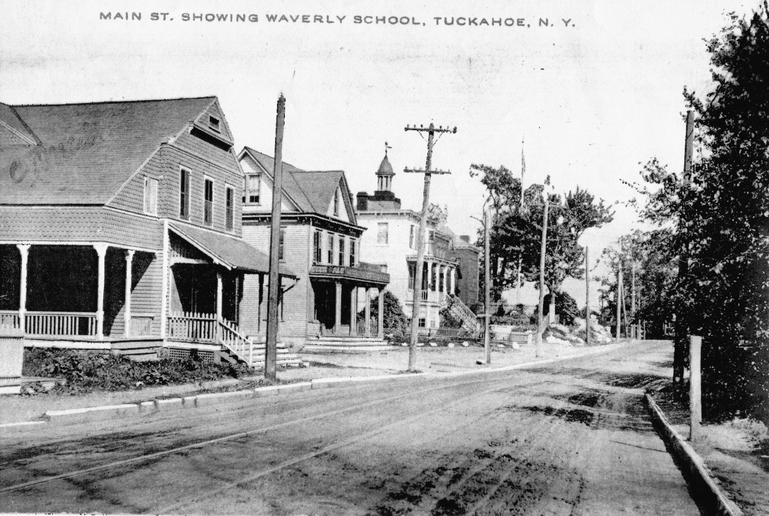 Pic-735 (Main St Showing Waverly School)