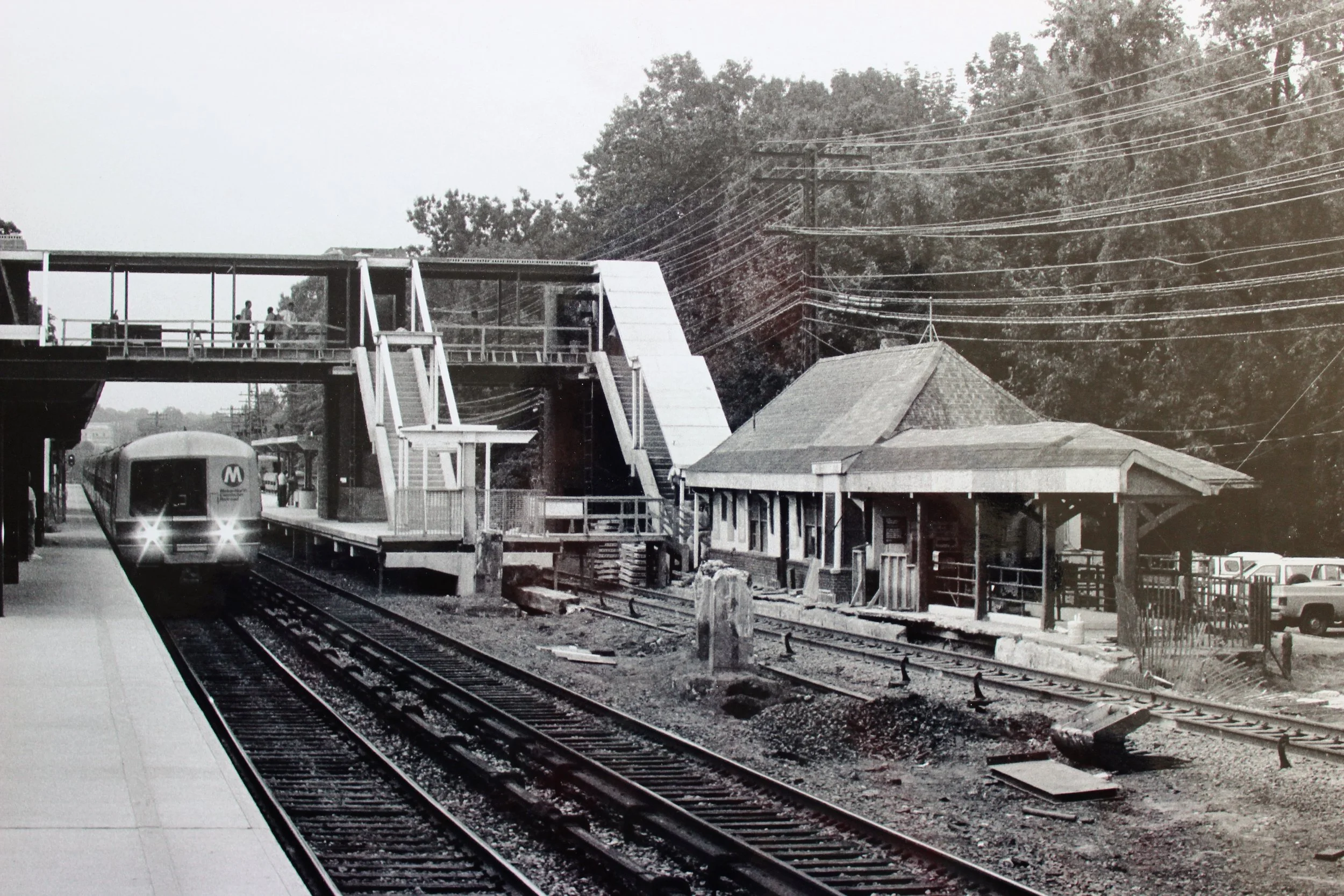 Pic-198 (Crestwood Train Station)