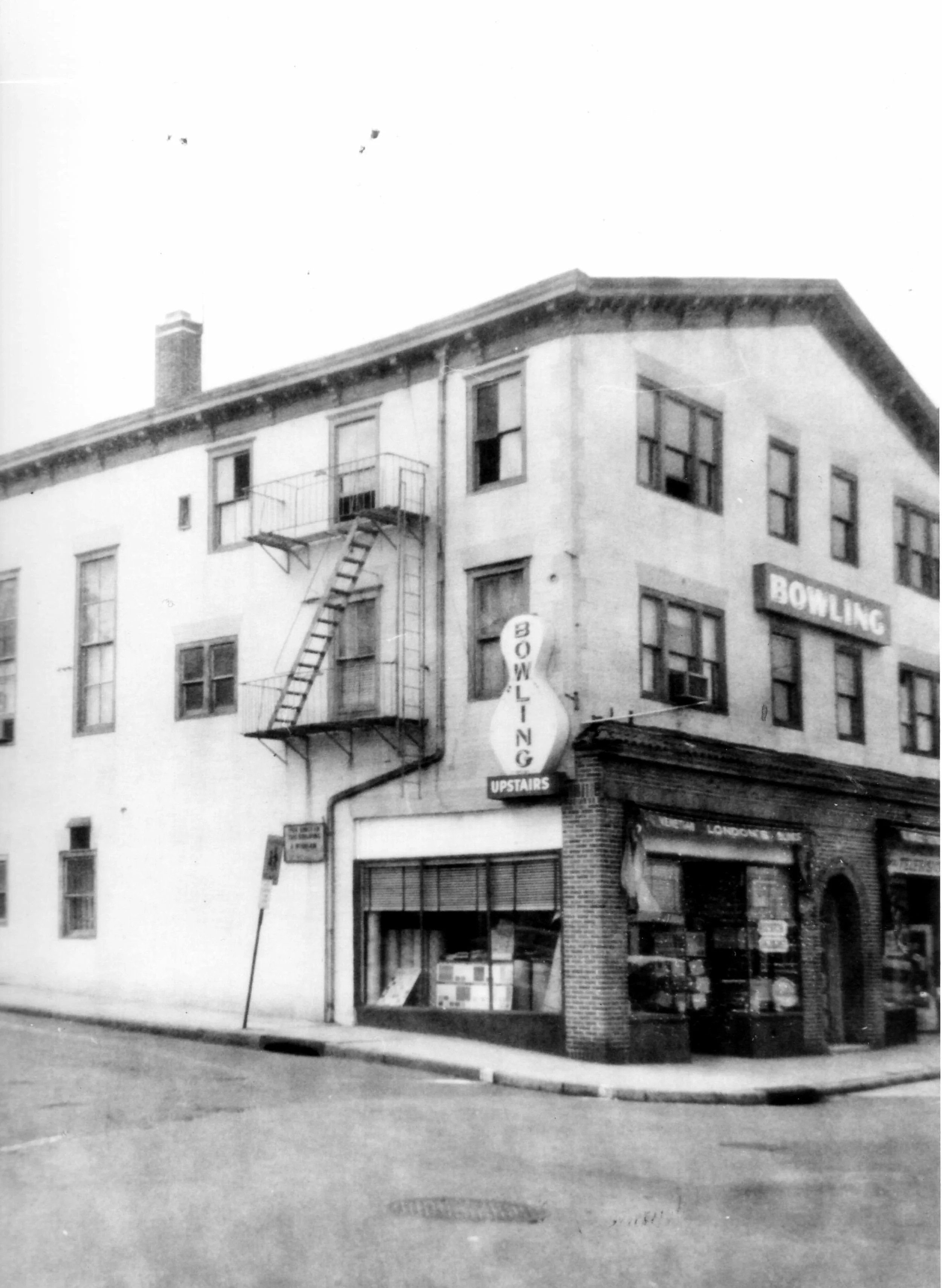 Pic-971 (Columbus Ave-Bowling Alley)