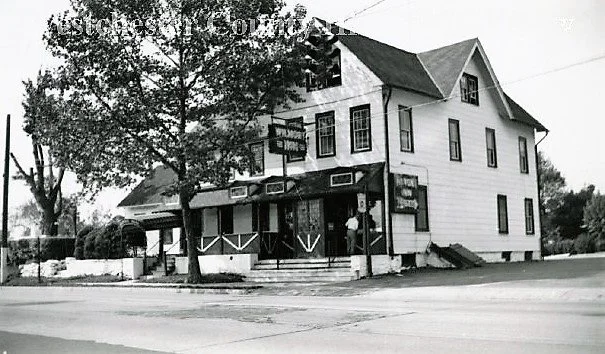 Pic-89 (Wilmont Inn, Corner of White Plains Rd and Wilmot Rd. Present day Tutta Bella)