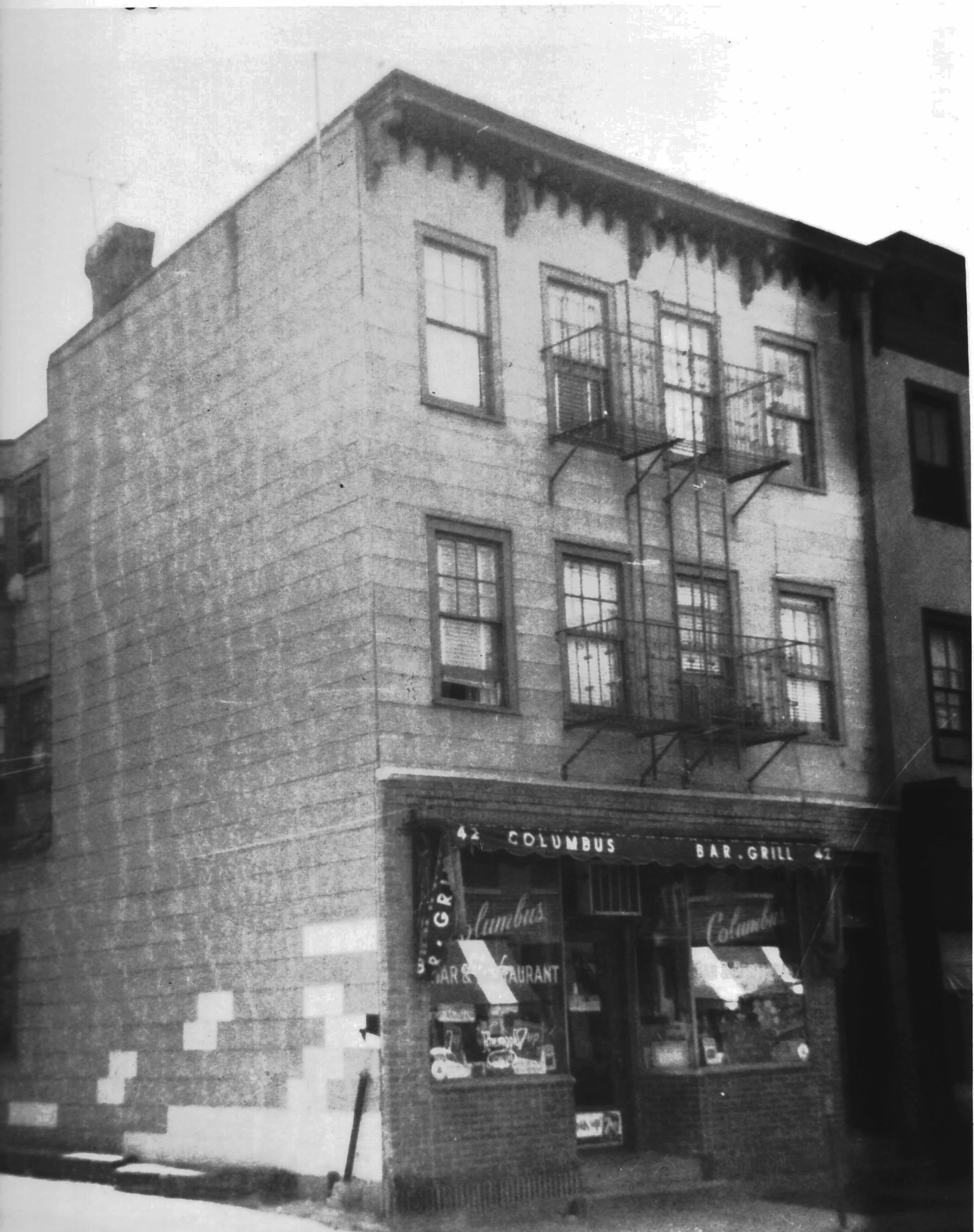 Pic-832 (Columbus Bar and Grill)