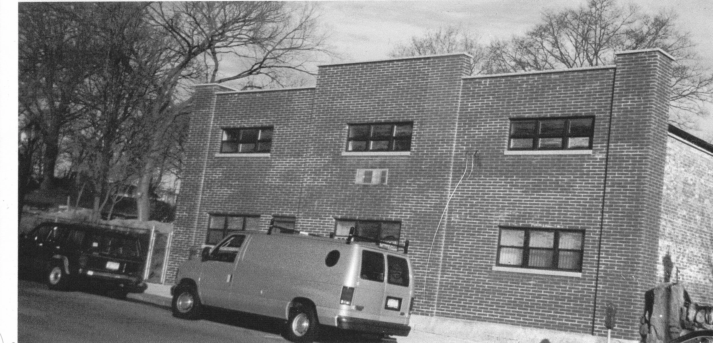 Pic-752 (Parked Van)